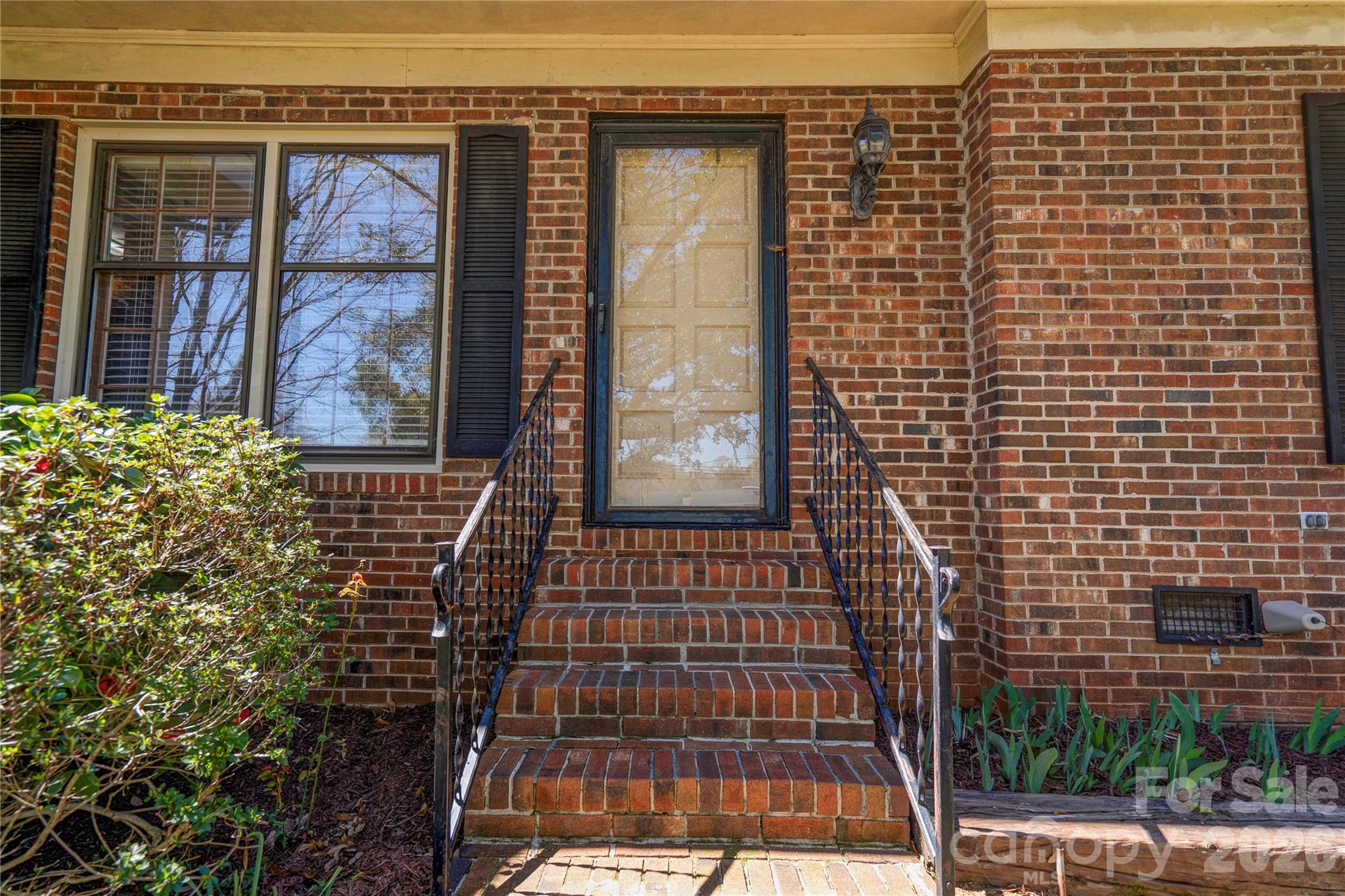 431 N Main Street — Shelby