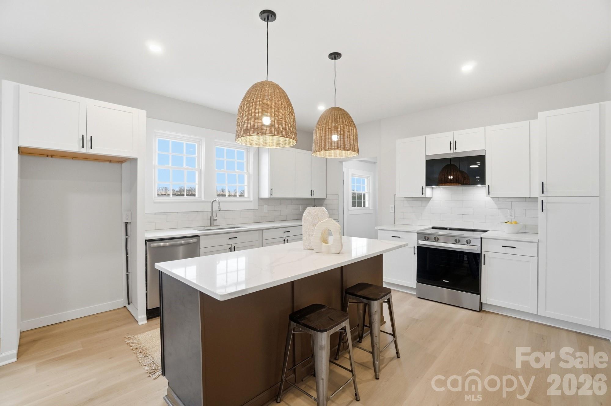 1212 Coddle Creek Highway — Mooresville