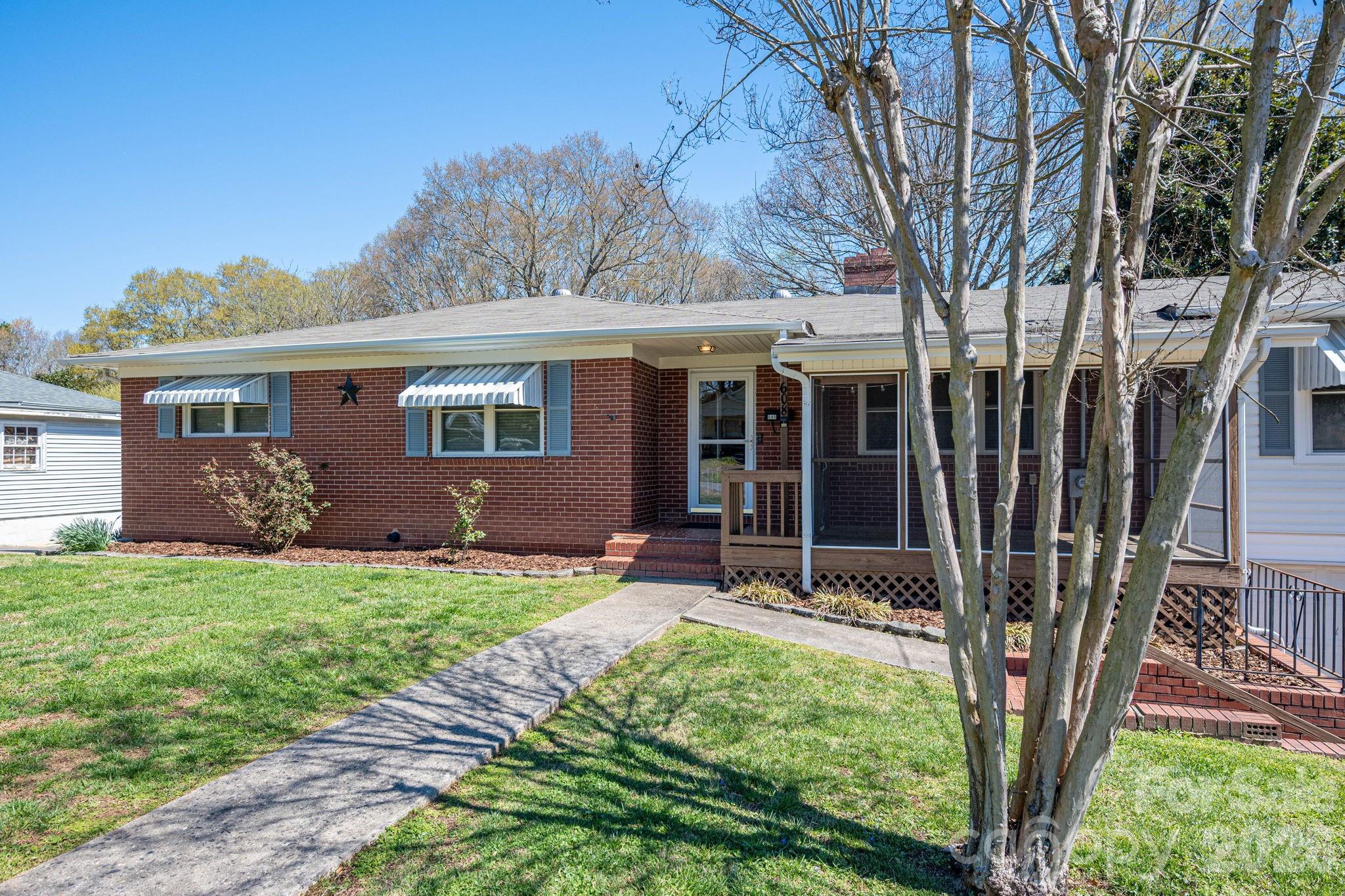 608 N State Street — Lincolnton