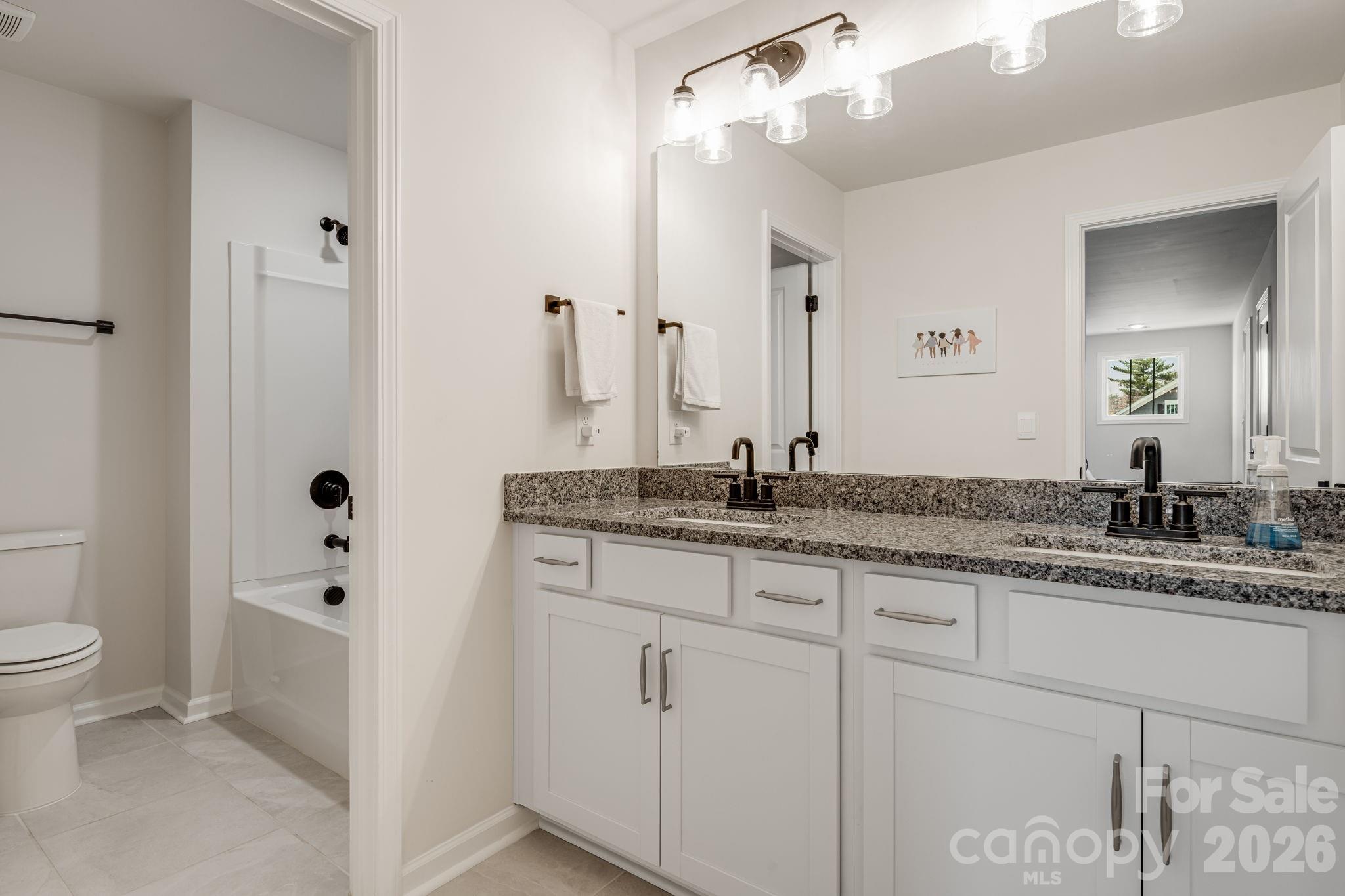 574 Fox Cove Road — Hendersonville