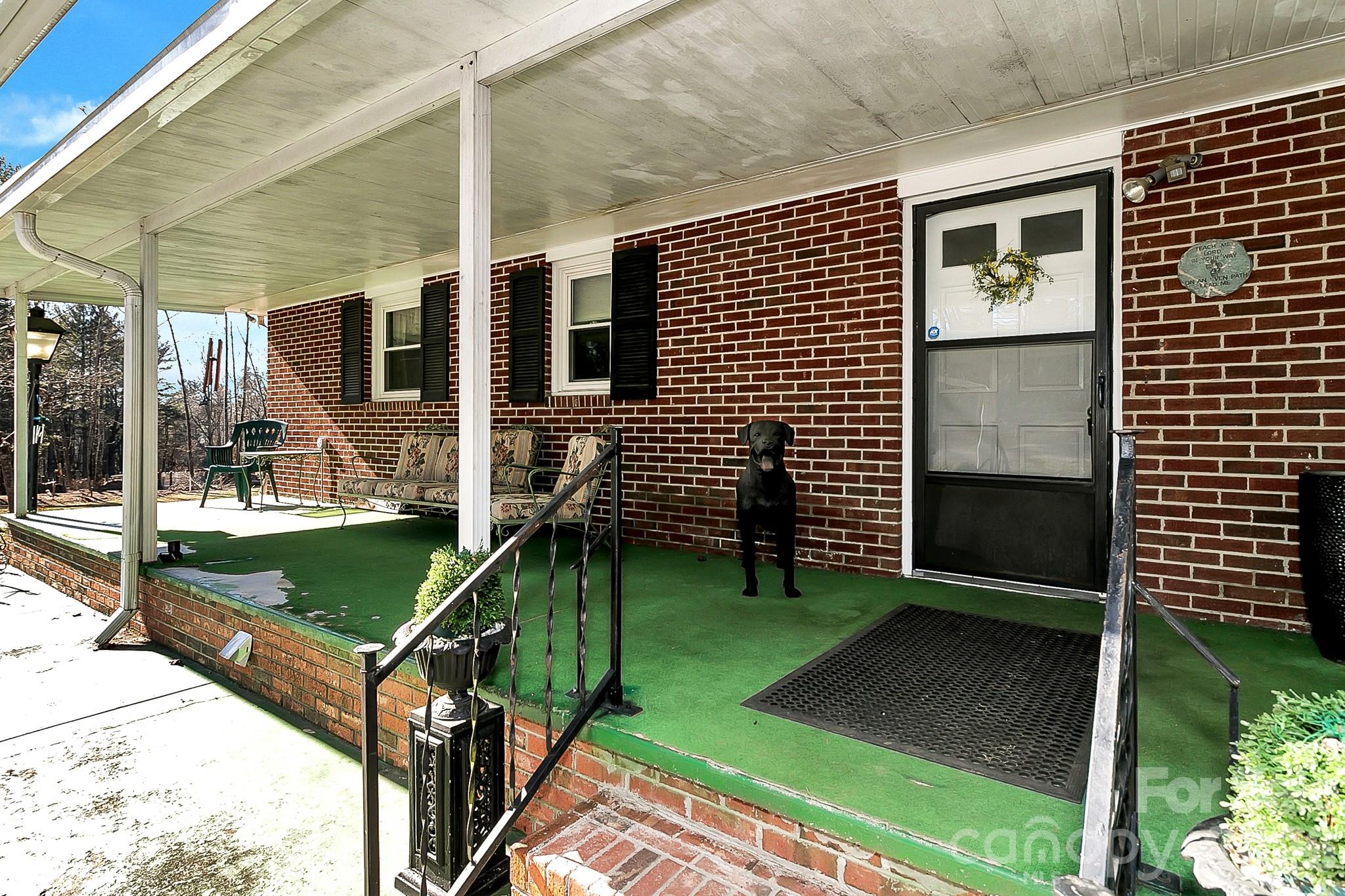 44 Tuttle Road — Hendersonville