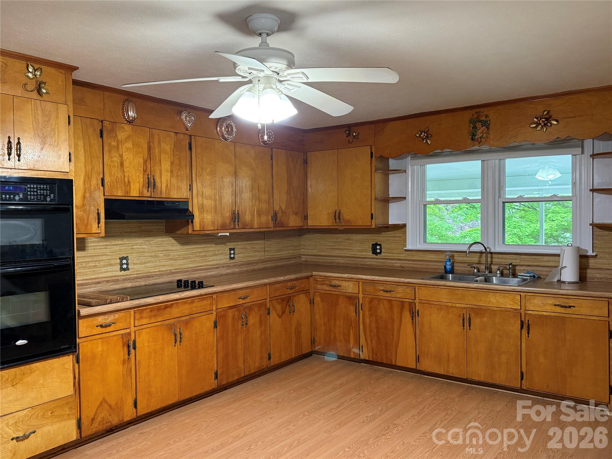 44 Tuttle Road — Hendersonville
