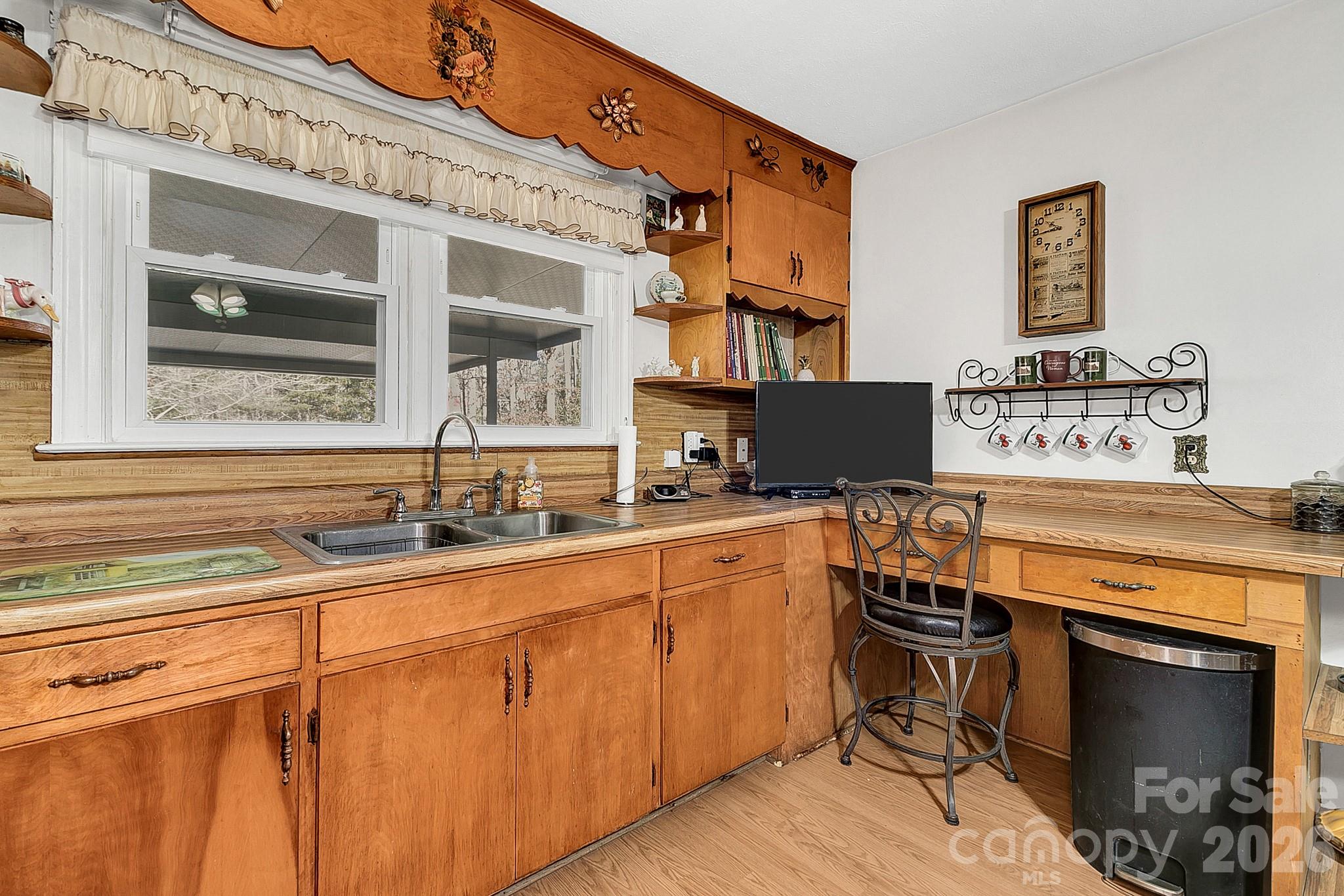 44 Tuttle Road — Hendersonville