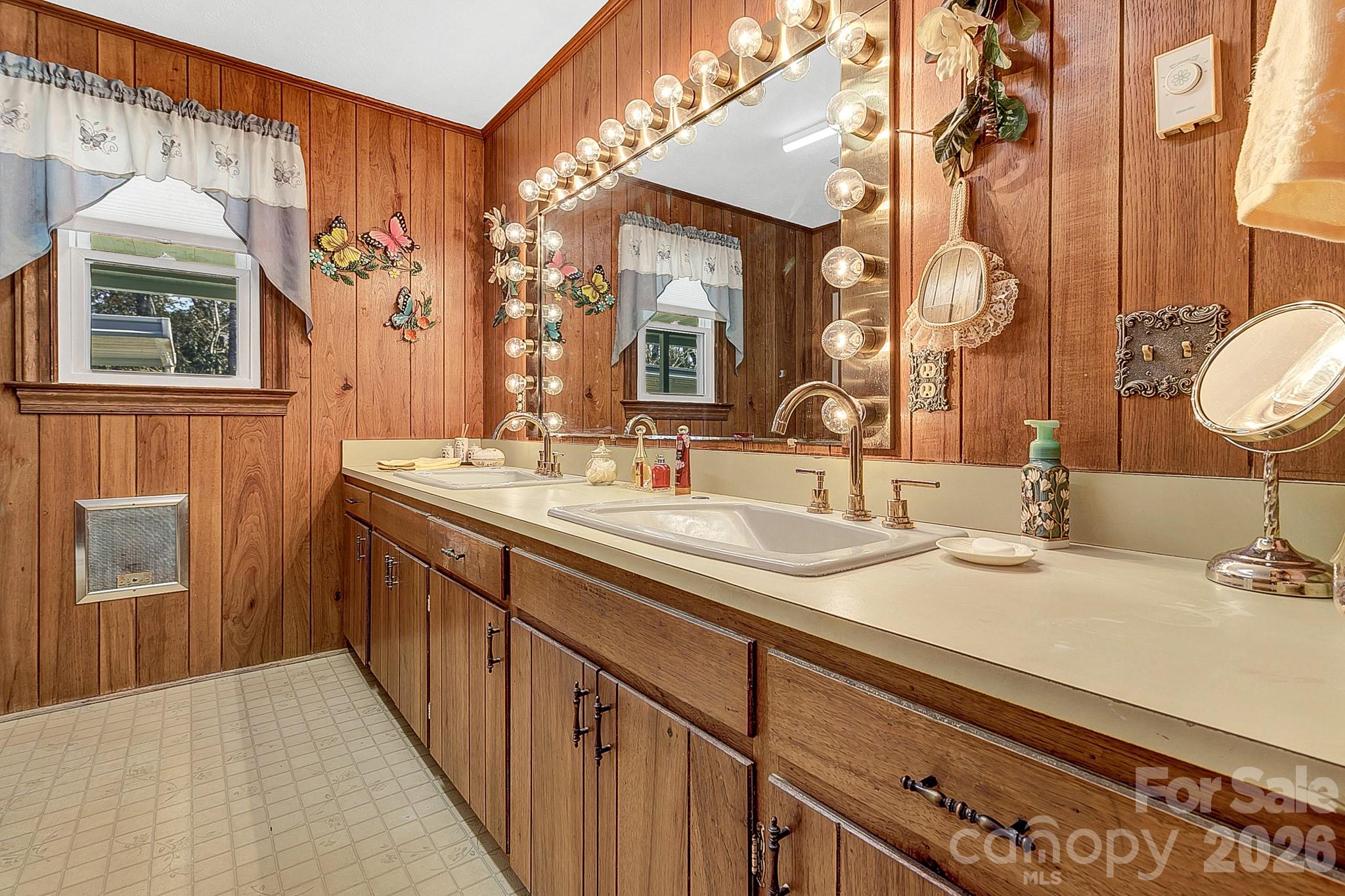 44 Tuttle Road — Hendersonville