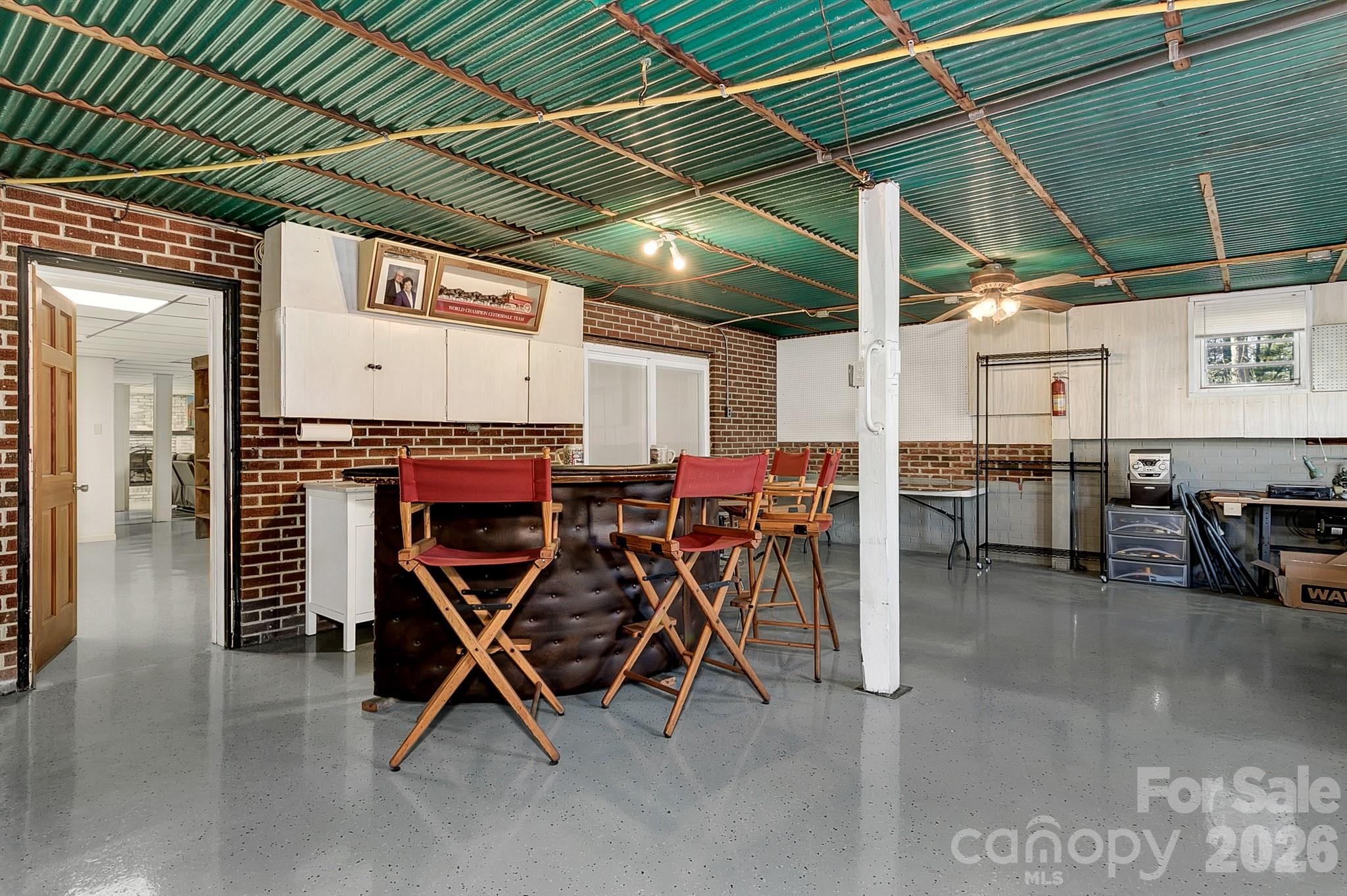 44 Tuttle Road — Hendersonville