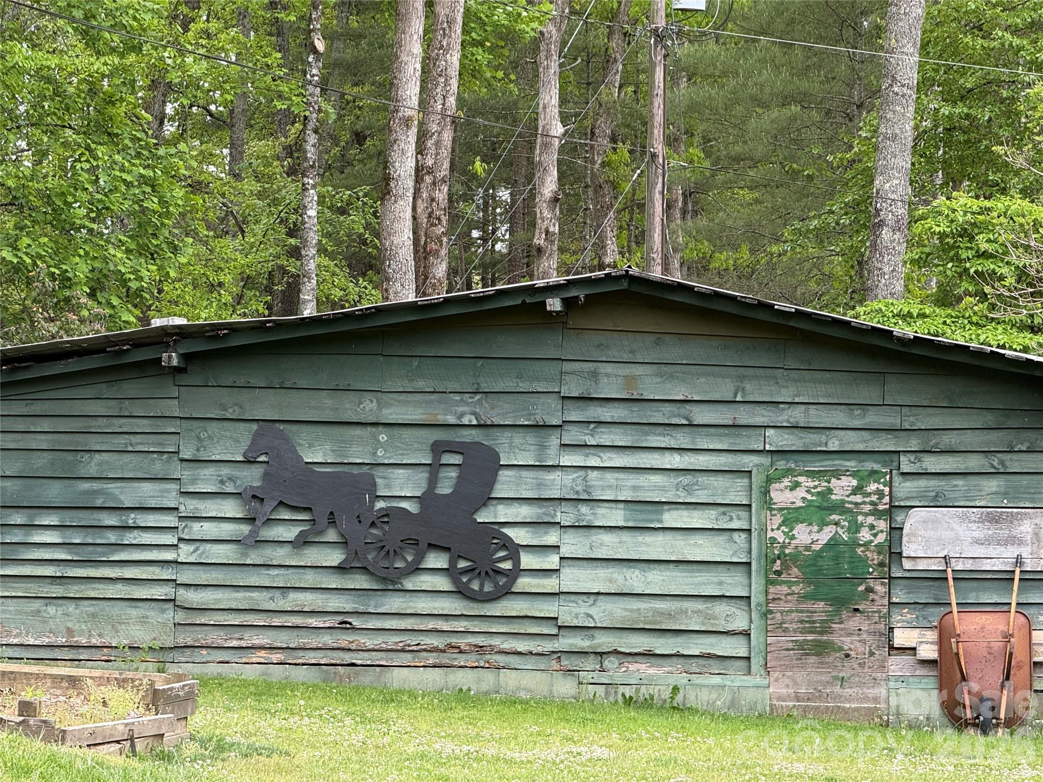 44 Tuttle Road — Hendersonville