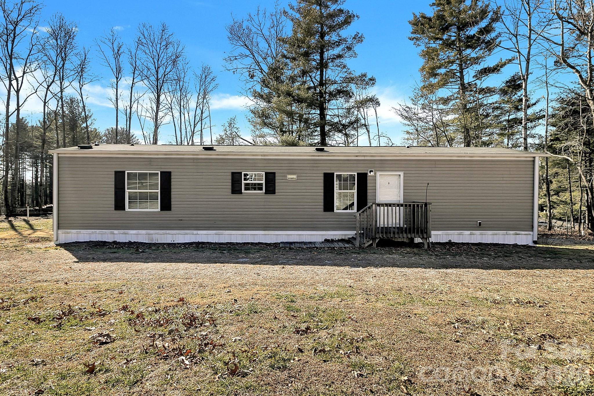 44 Tuttle Road — Hendersonville