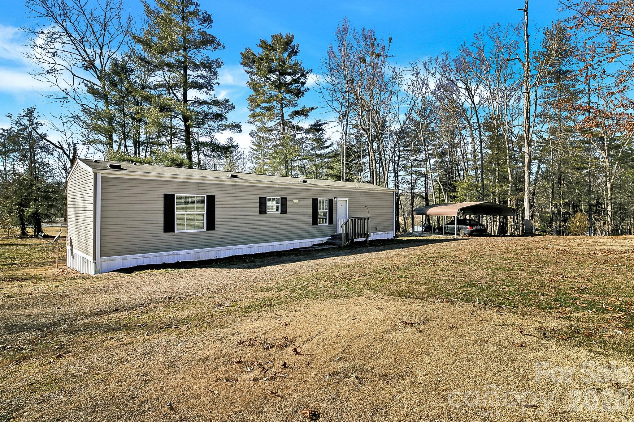 44 Tuttle Road — Hendersonville