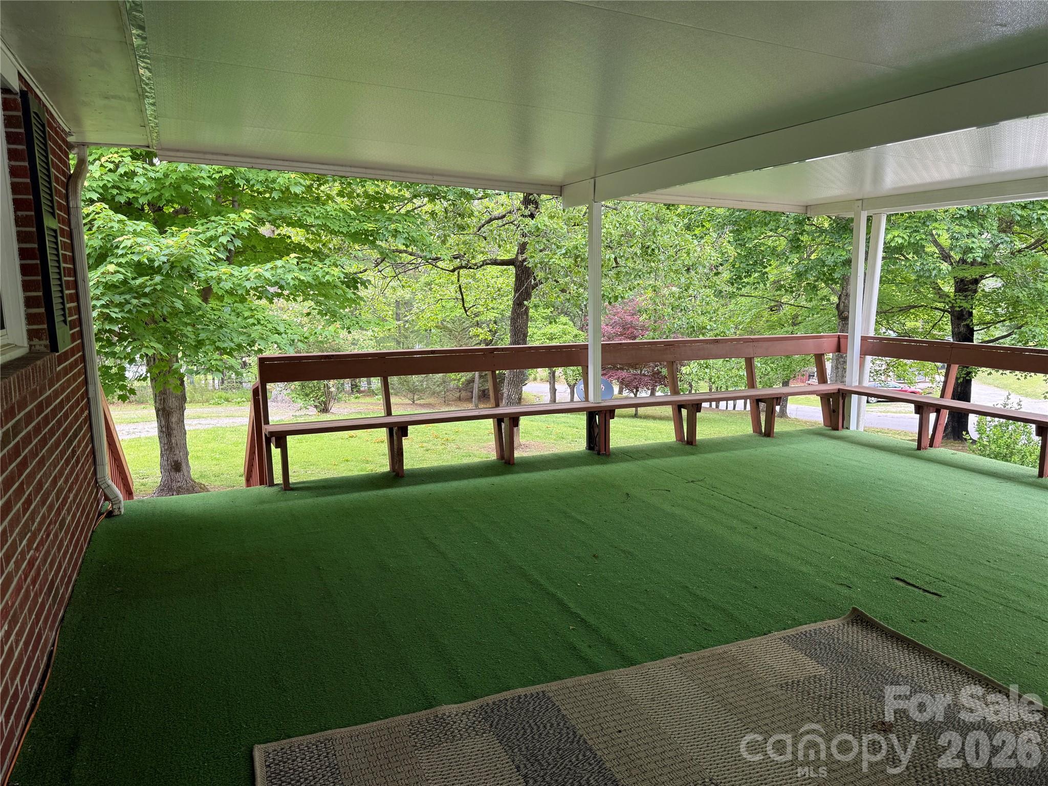 44 Tuttle Road — Hendersonville