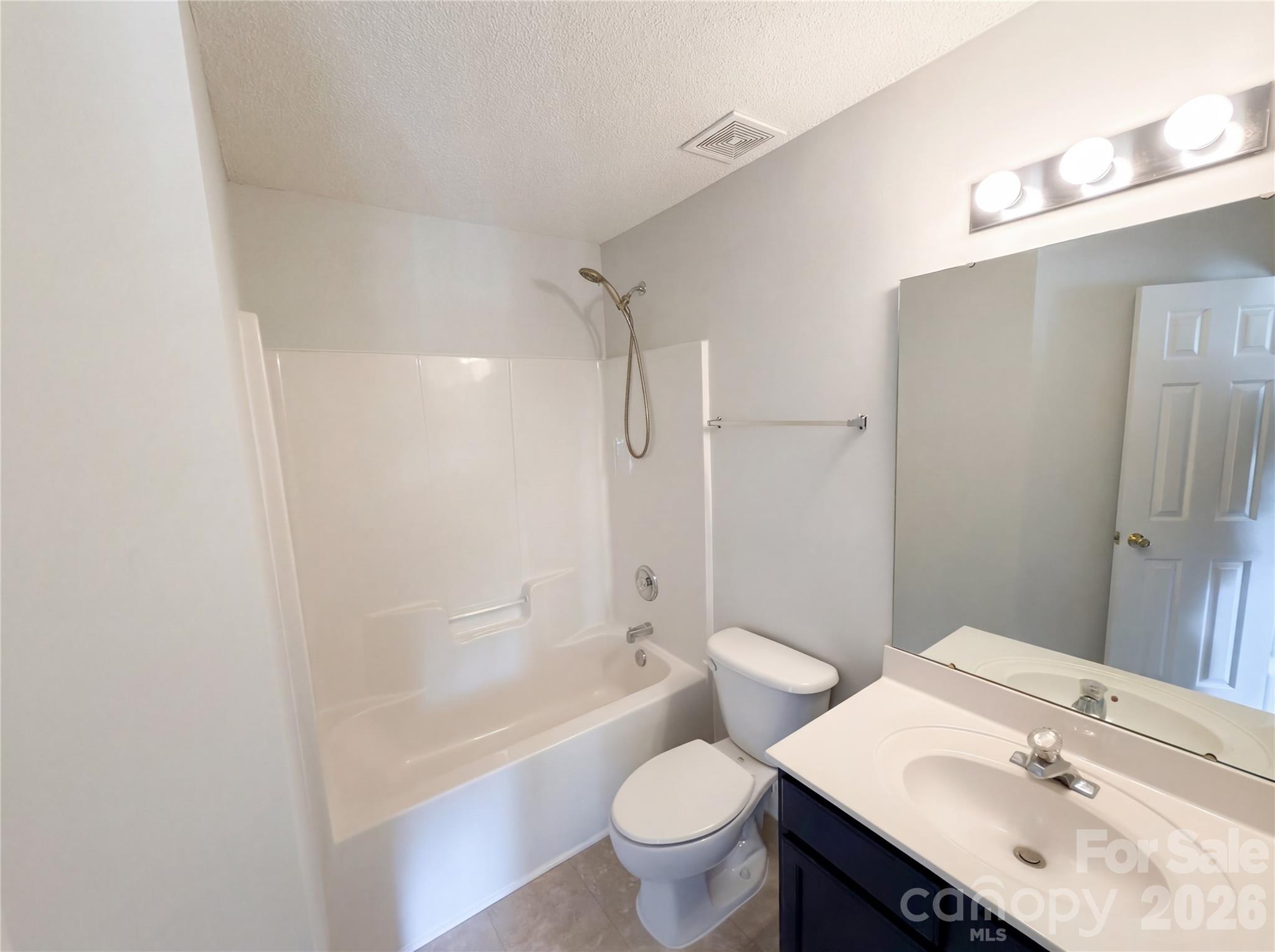 3461 E Fairmeadow Drive — Lancaster