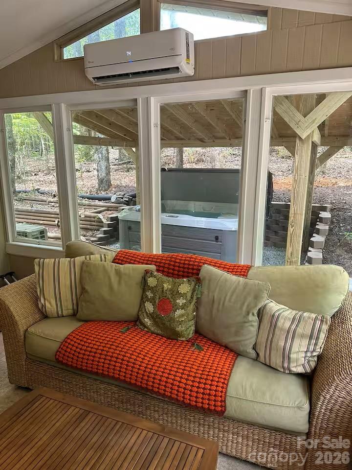73 Pine Road — Rosman