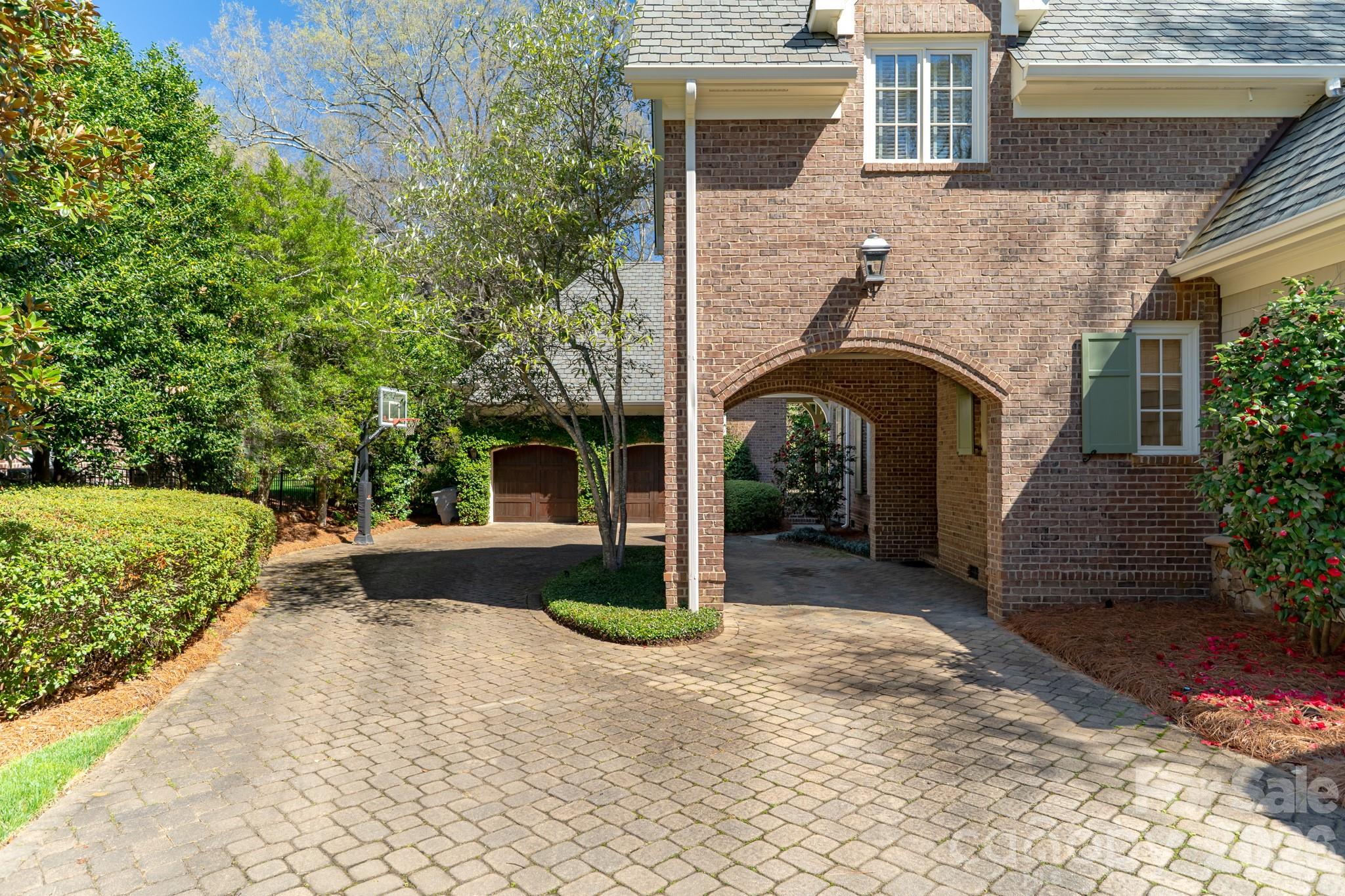 2837 Forest Drive — Charlotte