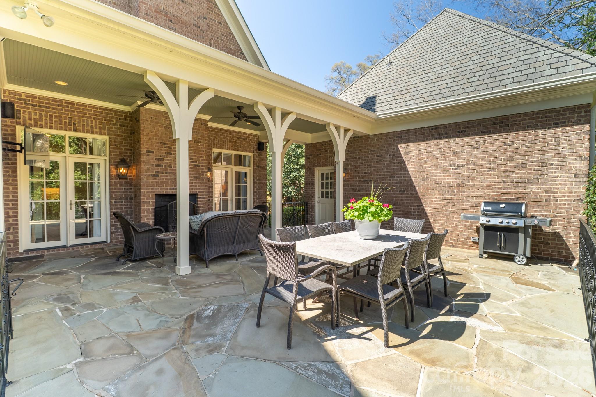 2837 Forest Drive — Charlotte
