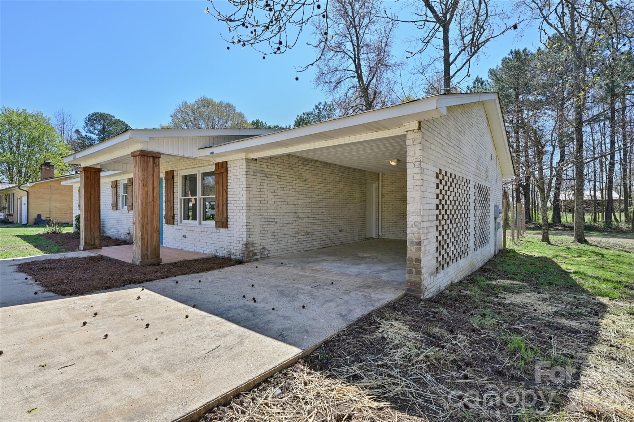 115 S Withrow Drive — Shelby