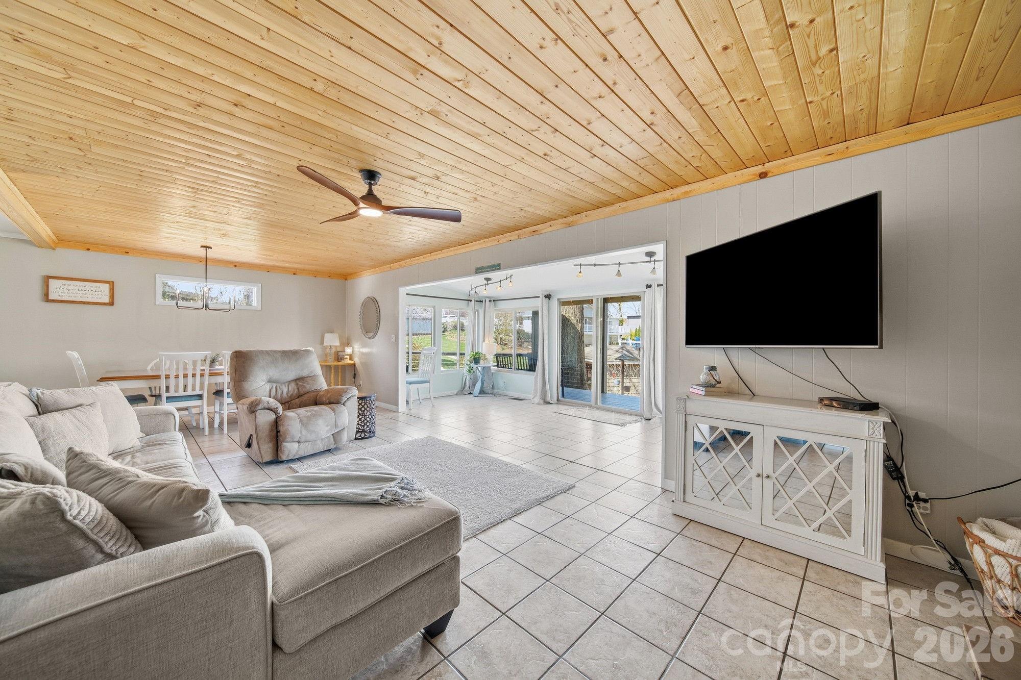 10773 Willow Oak Road — Norwood