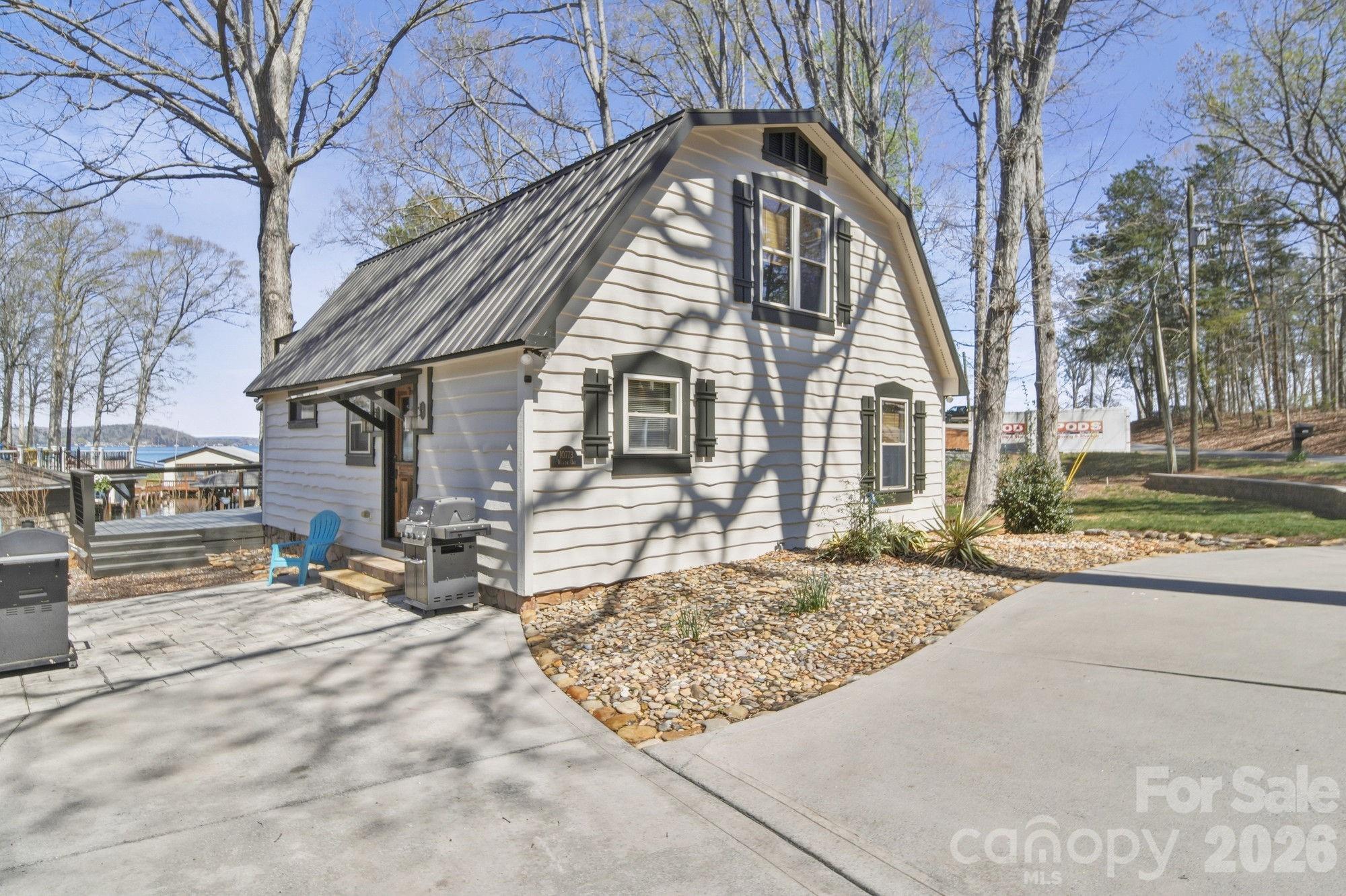 10773 Willow Oak Road — Norwood
