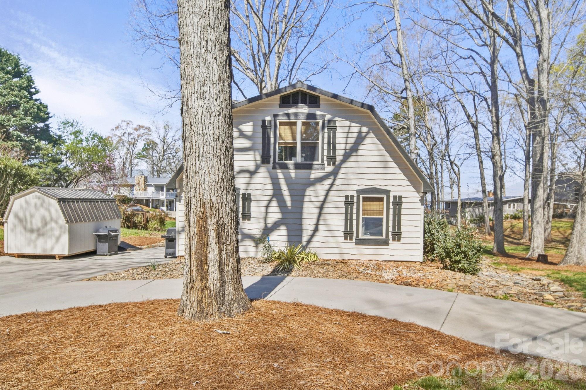 10773 Willow Oak Road — Norwood
