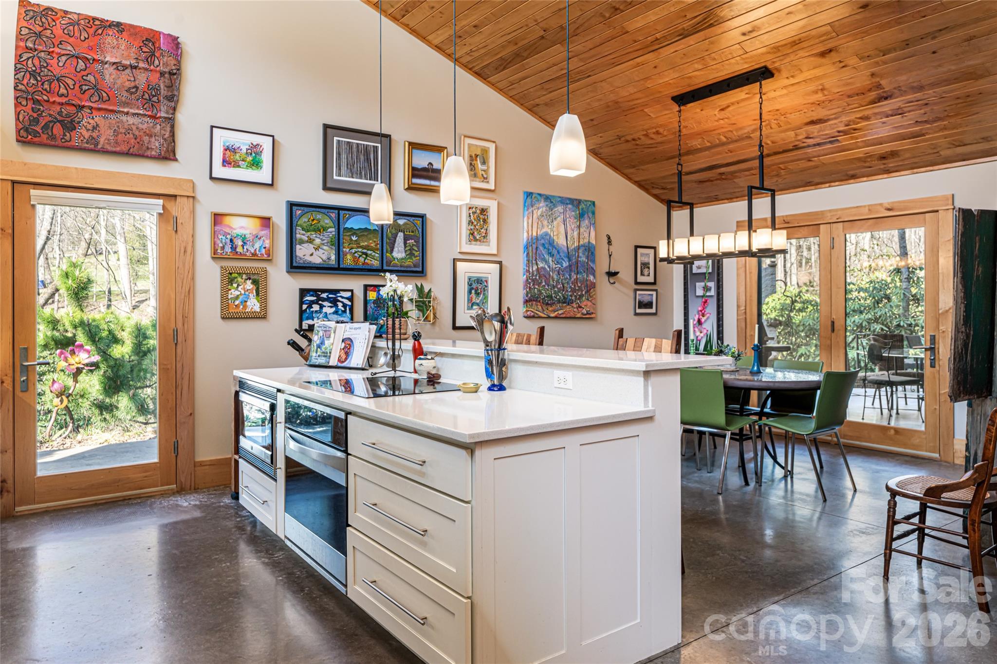 33 Robinson Creek Road — Asheville