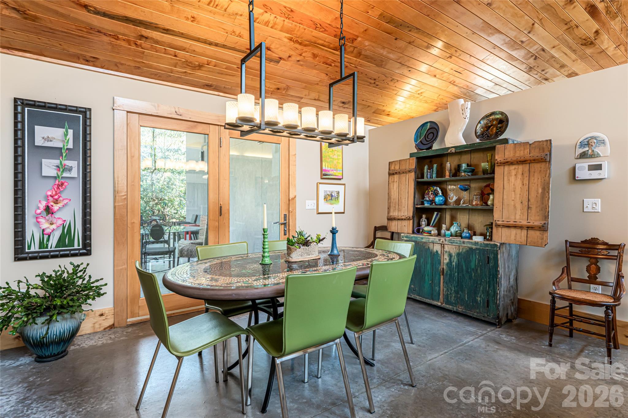 33 Robinson Creek Road — Asheville