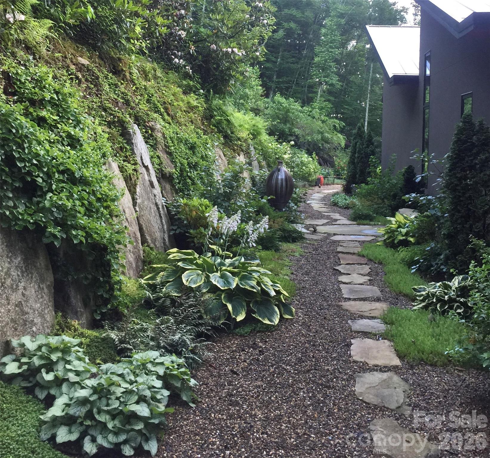 33 Robinson Creek Road — Asheville