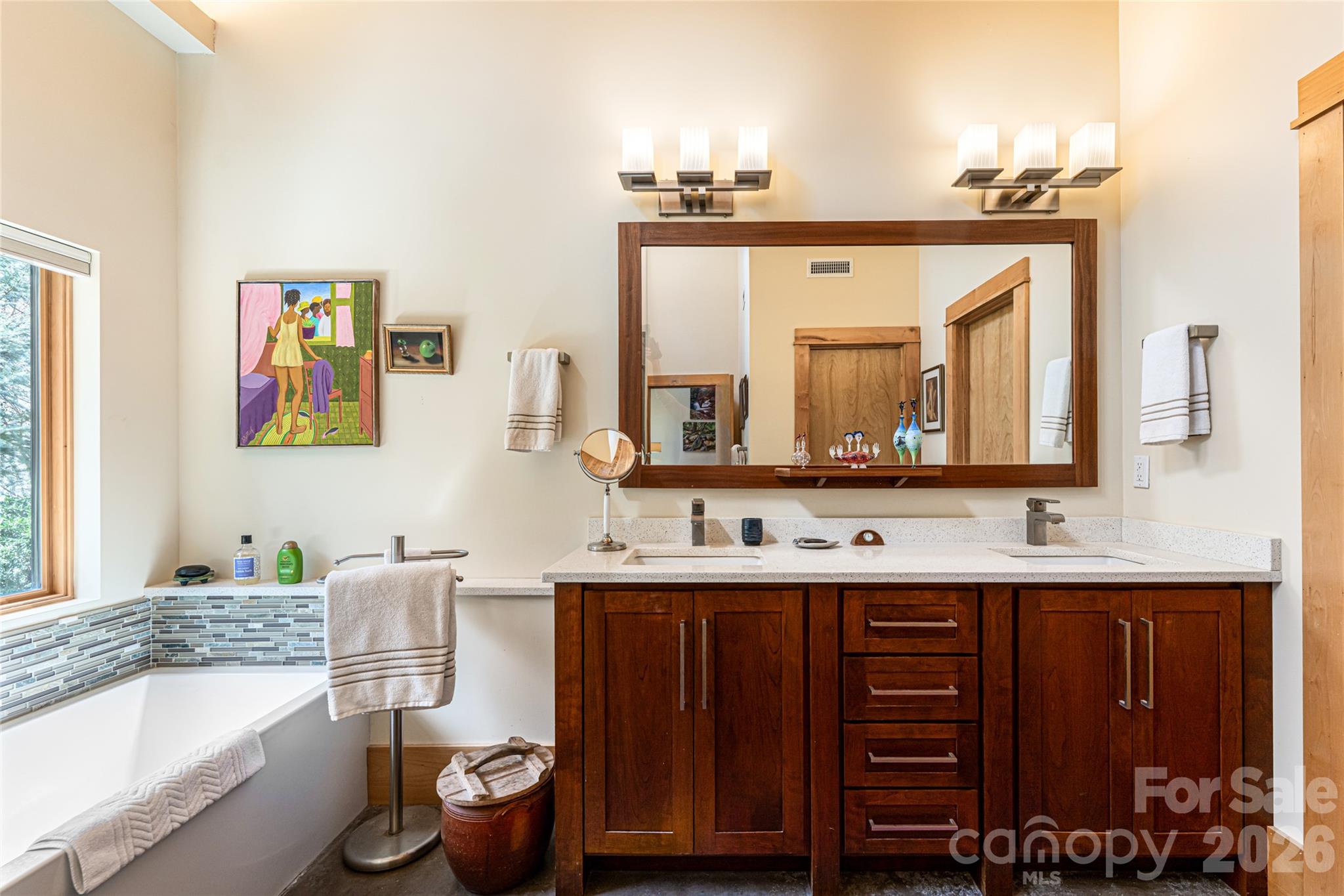 33 Robinson Creek Road — Asheville