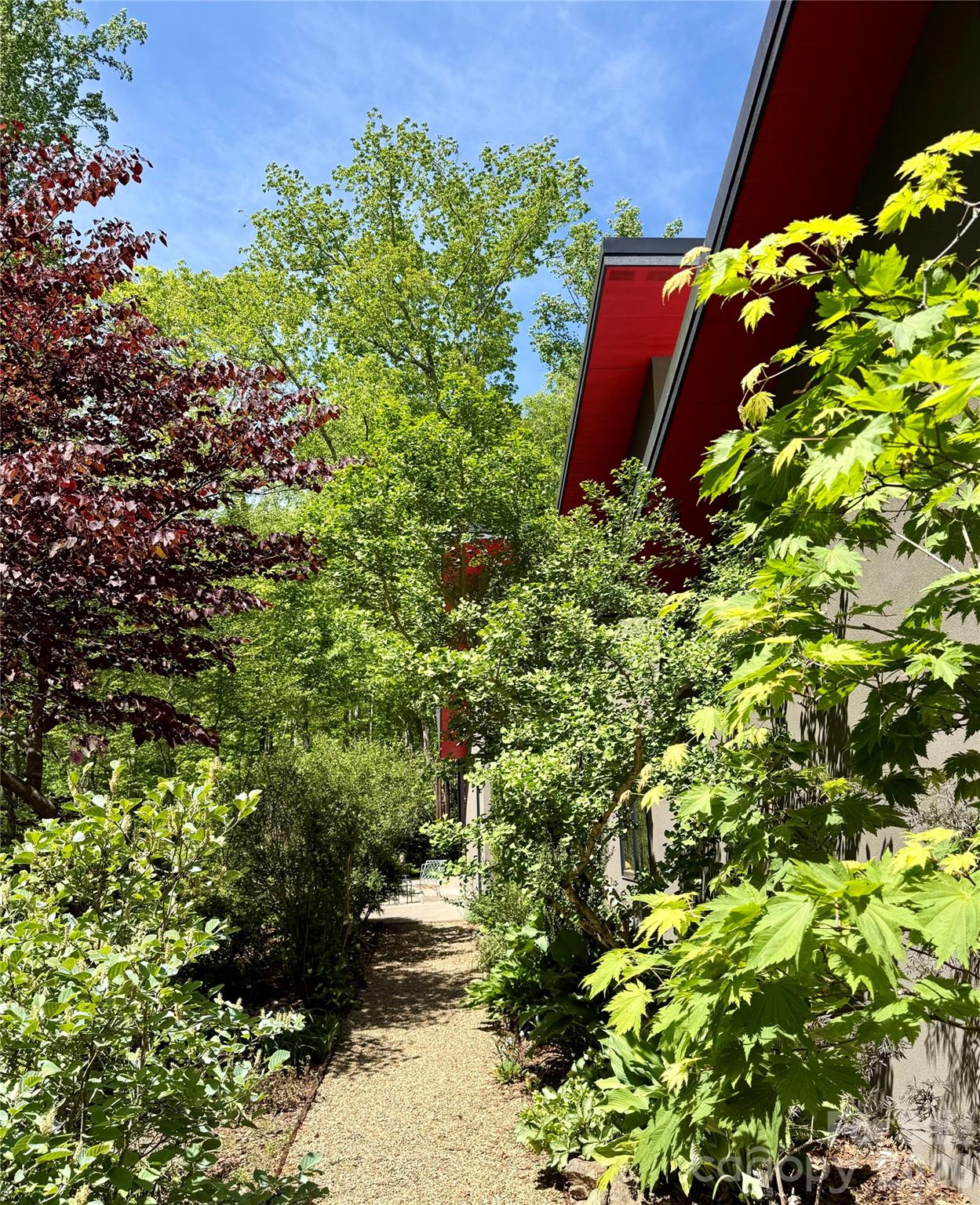 33 Robinson Creek Road — Asheville