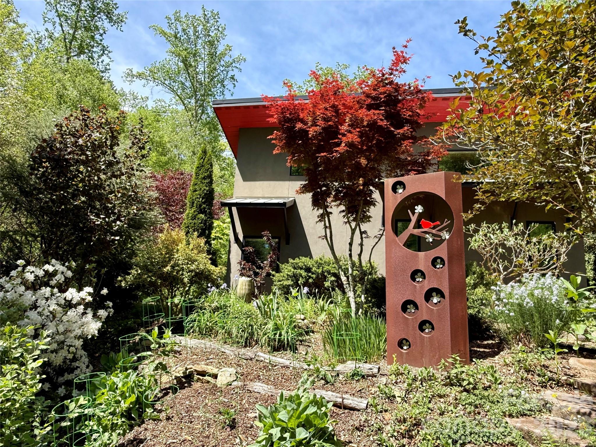 33 Robinson Creek Road — Asheville