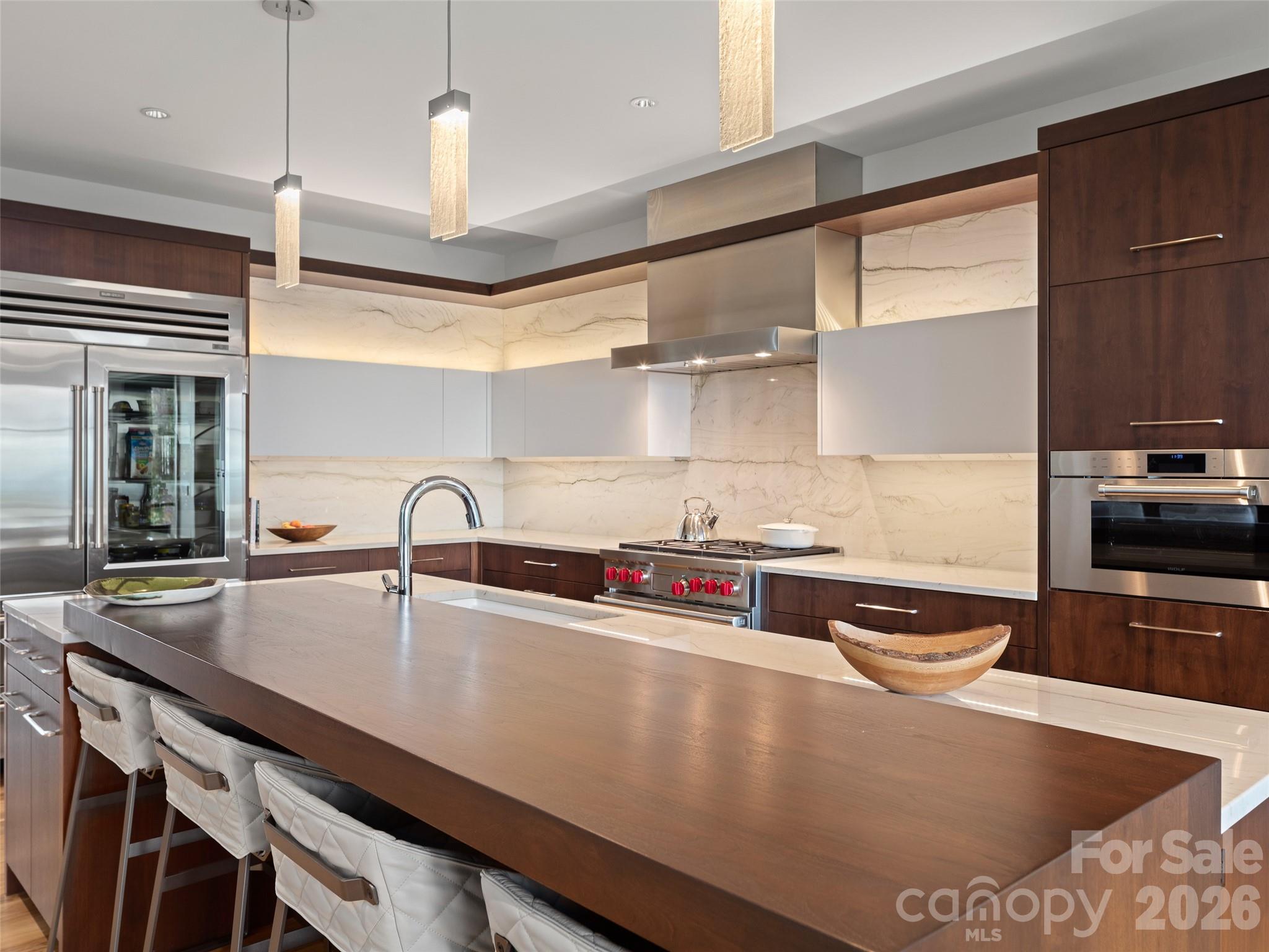 8 Deer Grass Court — Arden
