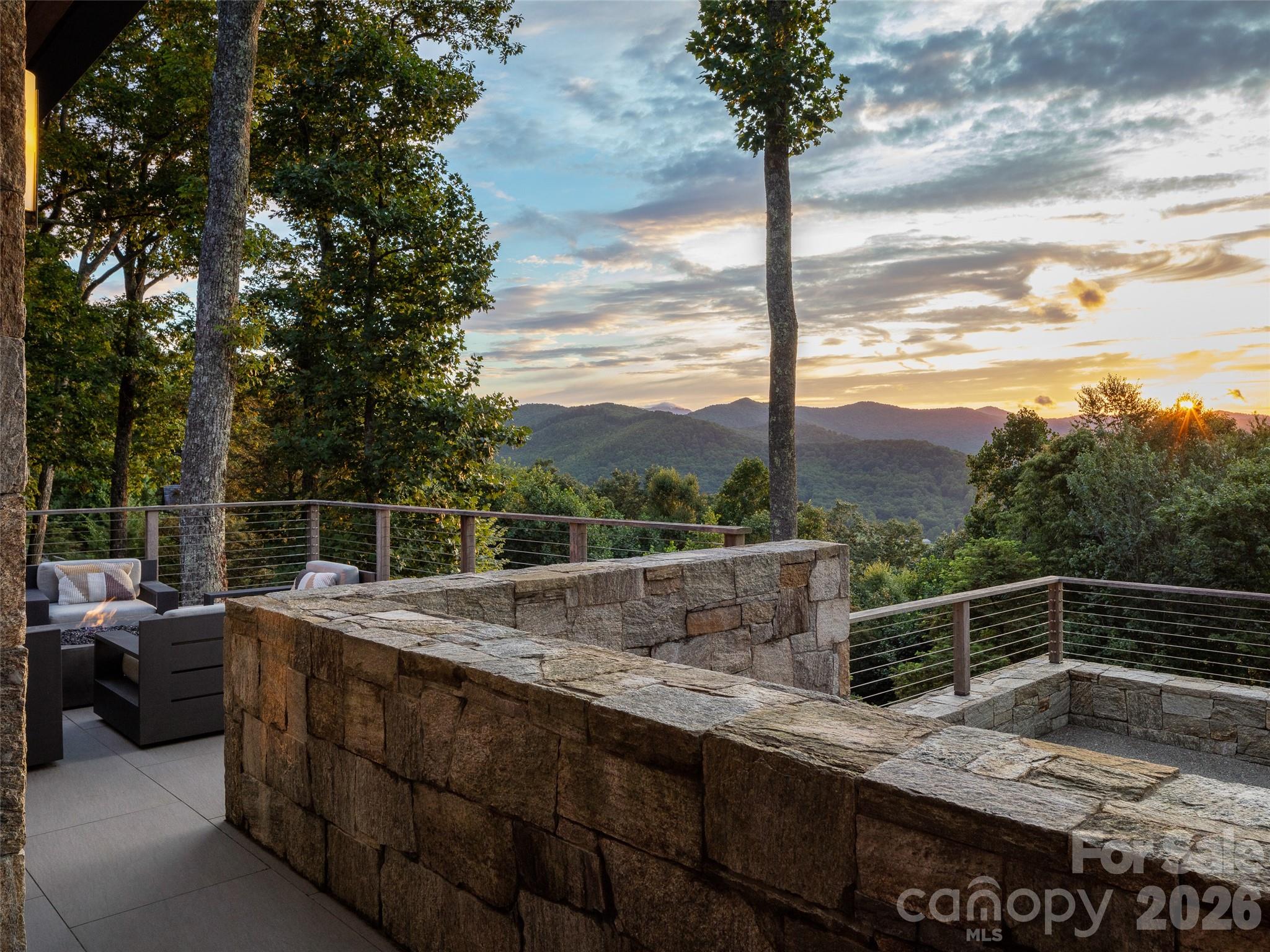 8 Deer Grass Court — Arden