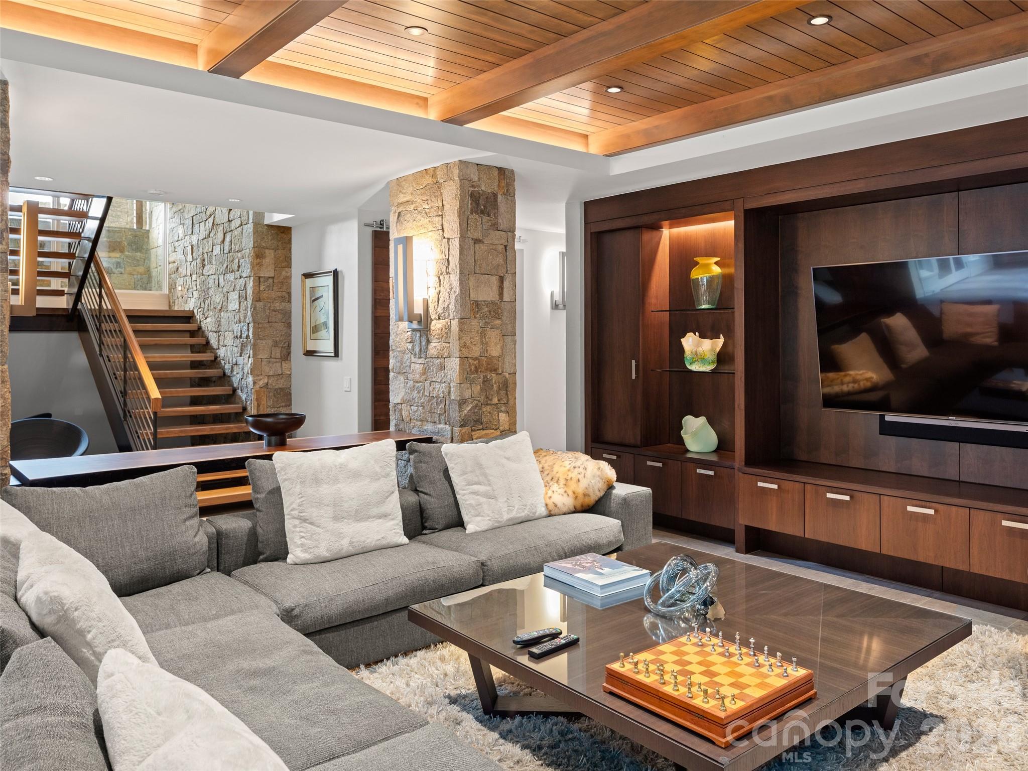 8 Deer Grass Court — Arden