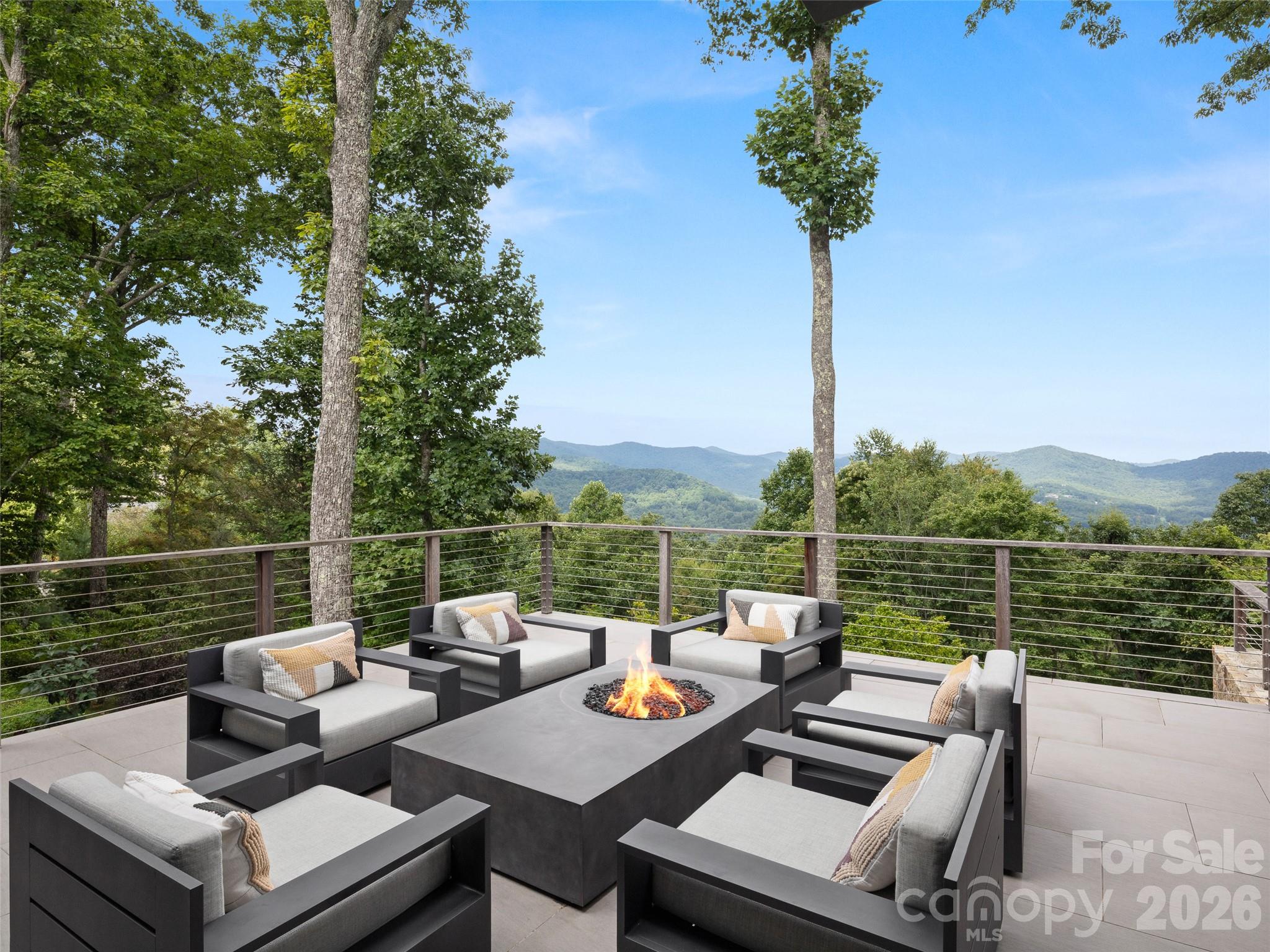 8 Deer Grass Court — Arden