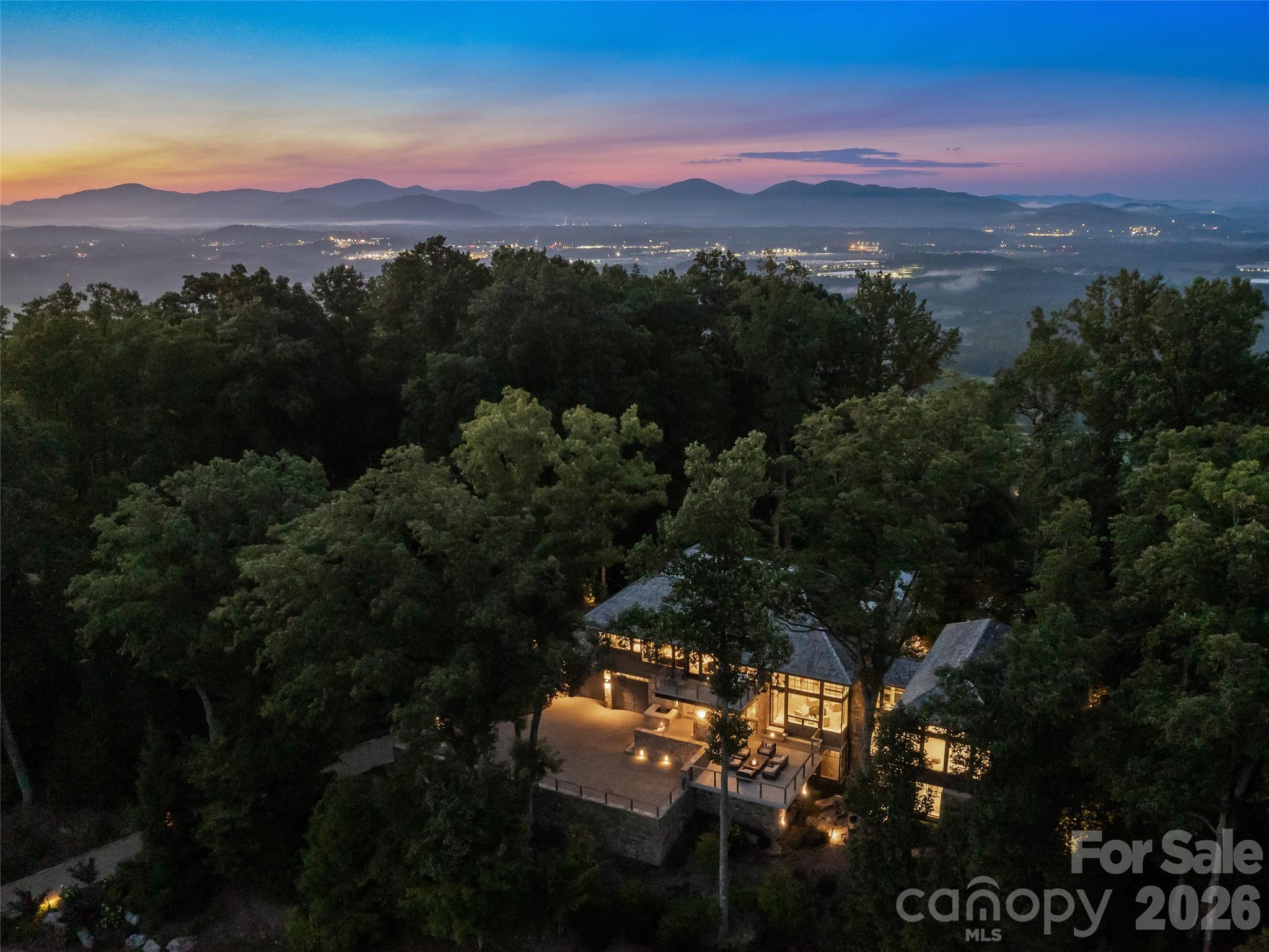8 Deer Grass Court — Arden