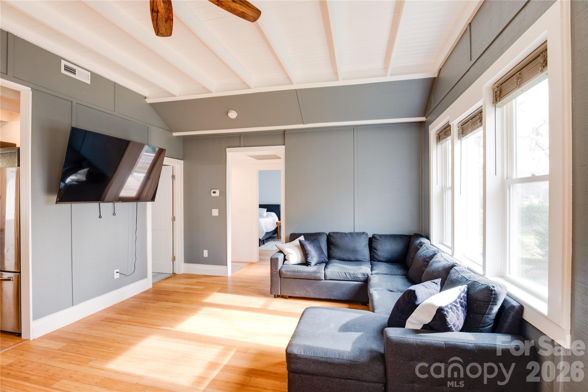 107 Shepard Way — Burnsville