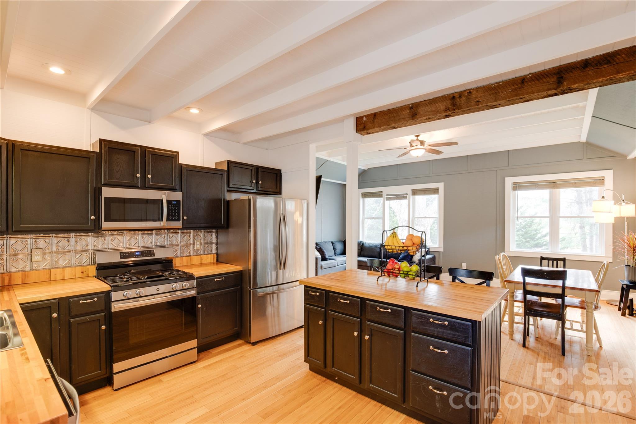 107 Shepard Way — Burnsville
