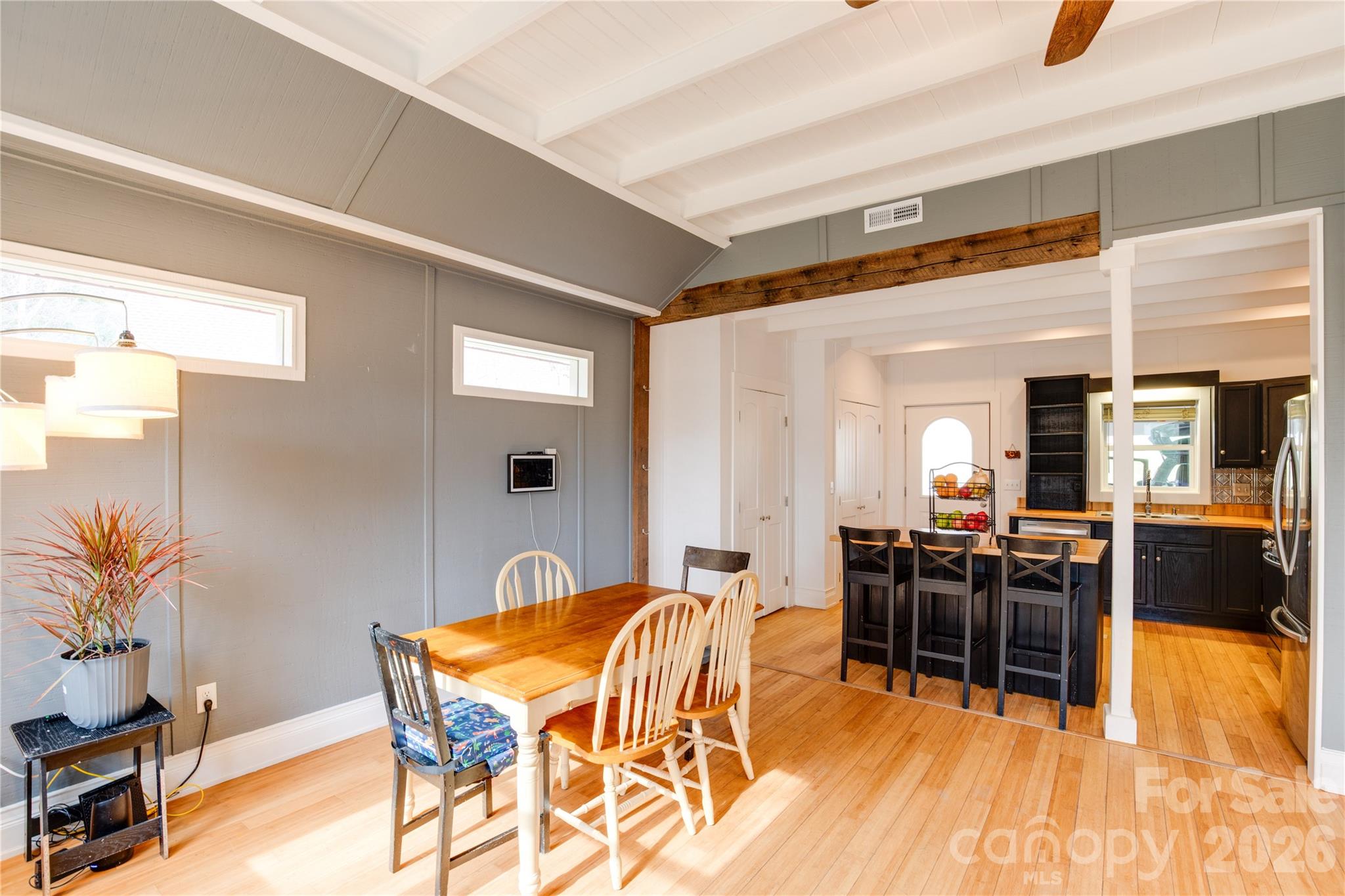 107 Shepard Way — Burnsville