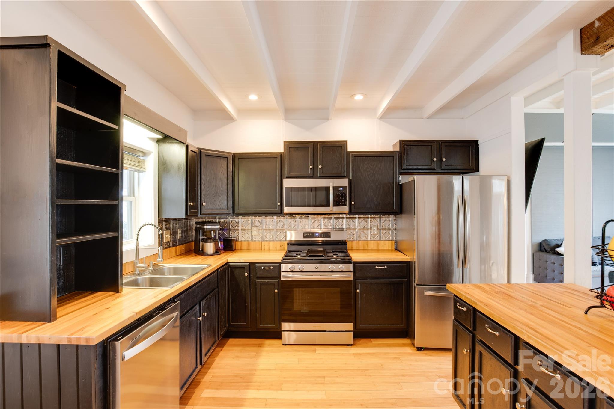 107 Shepard Way — Burnsville
