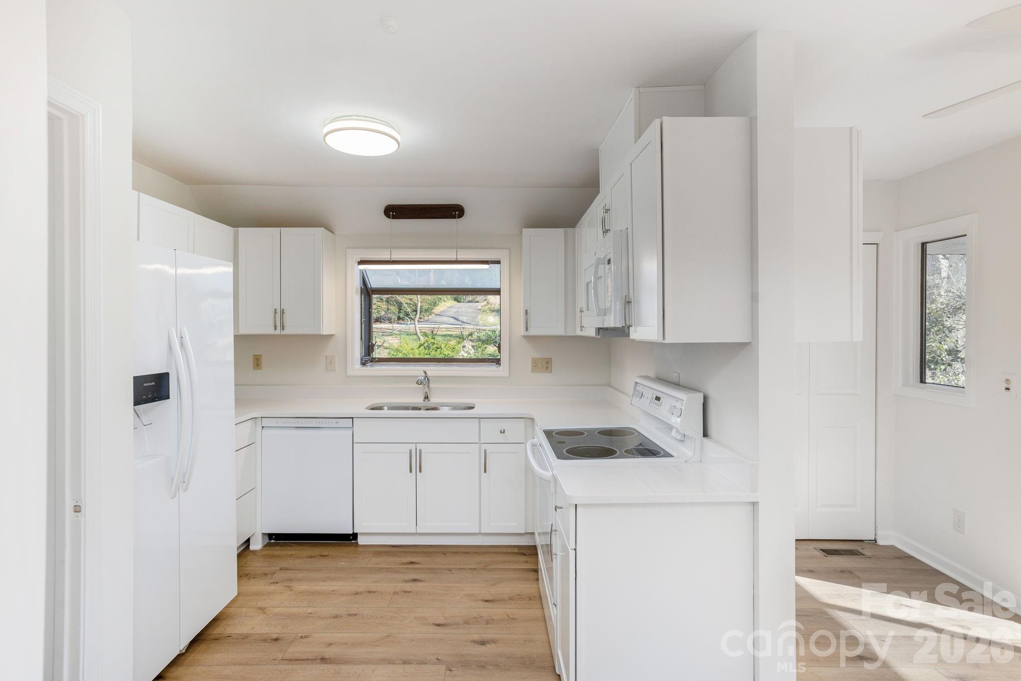 3113 Primrose Drive — Hendersonville