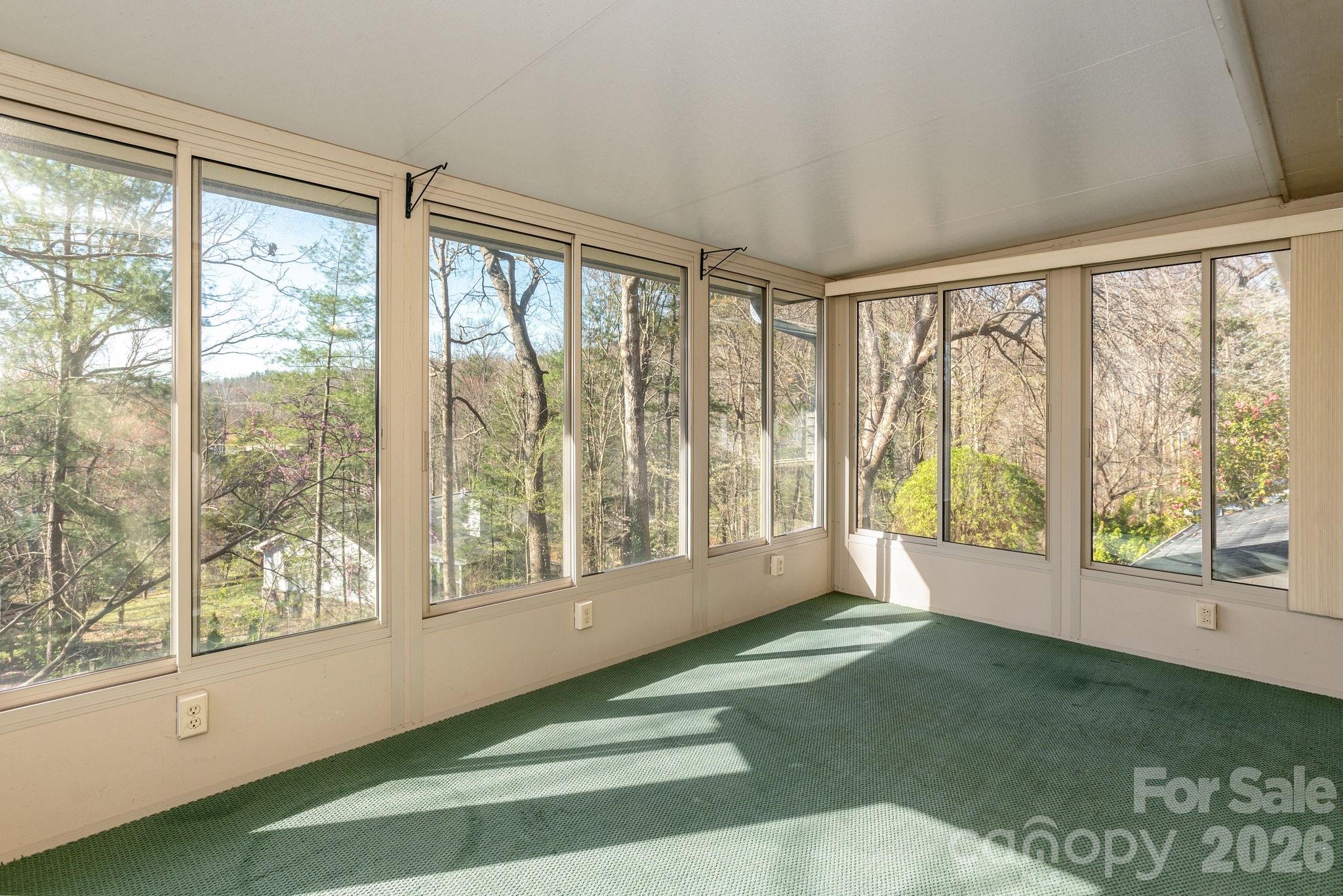 3113 Primrose Drive — Hendersonville