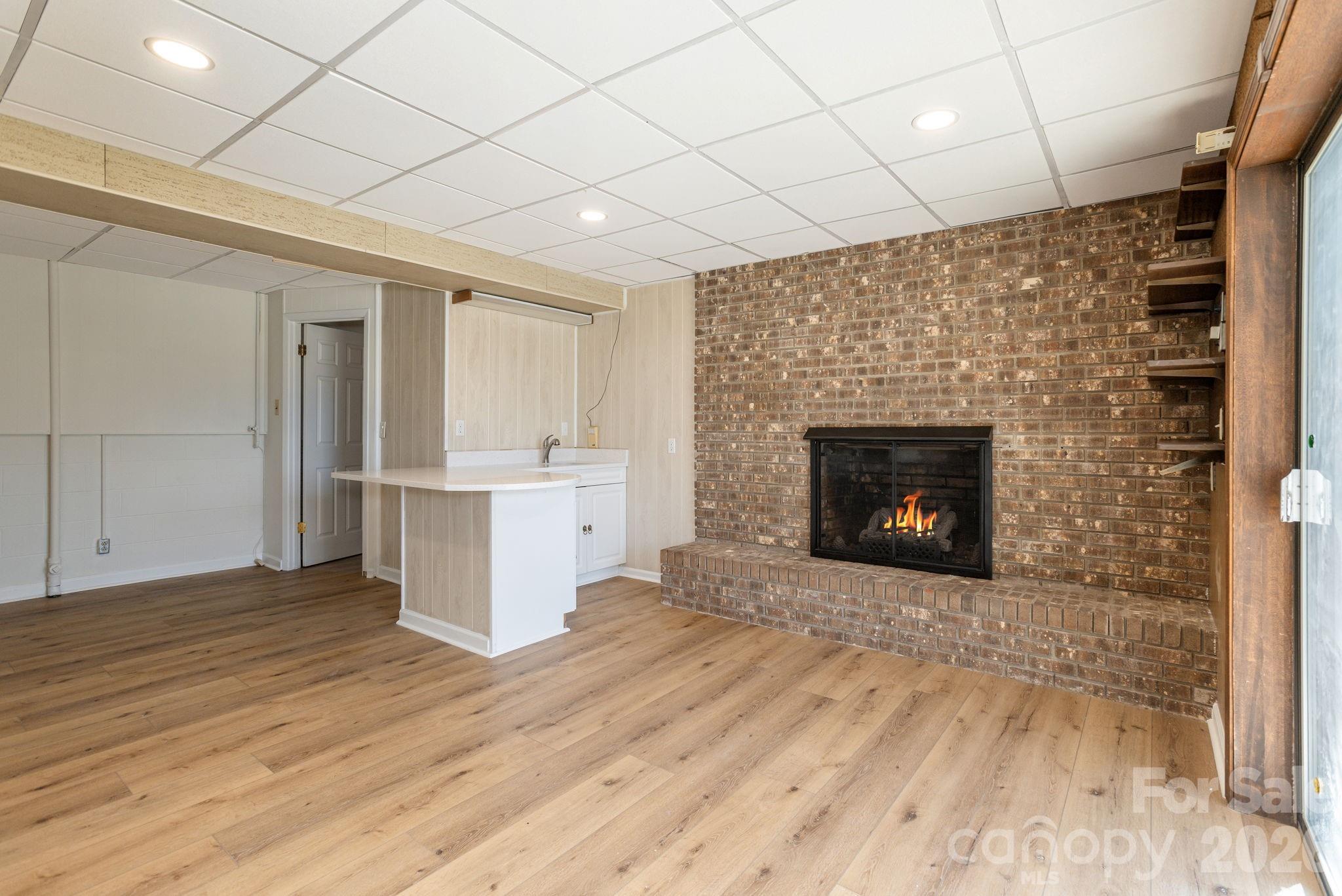 3113 Primrose Drive — Hendersonville