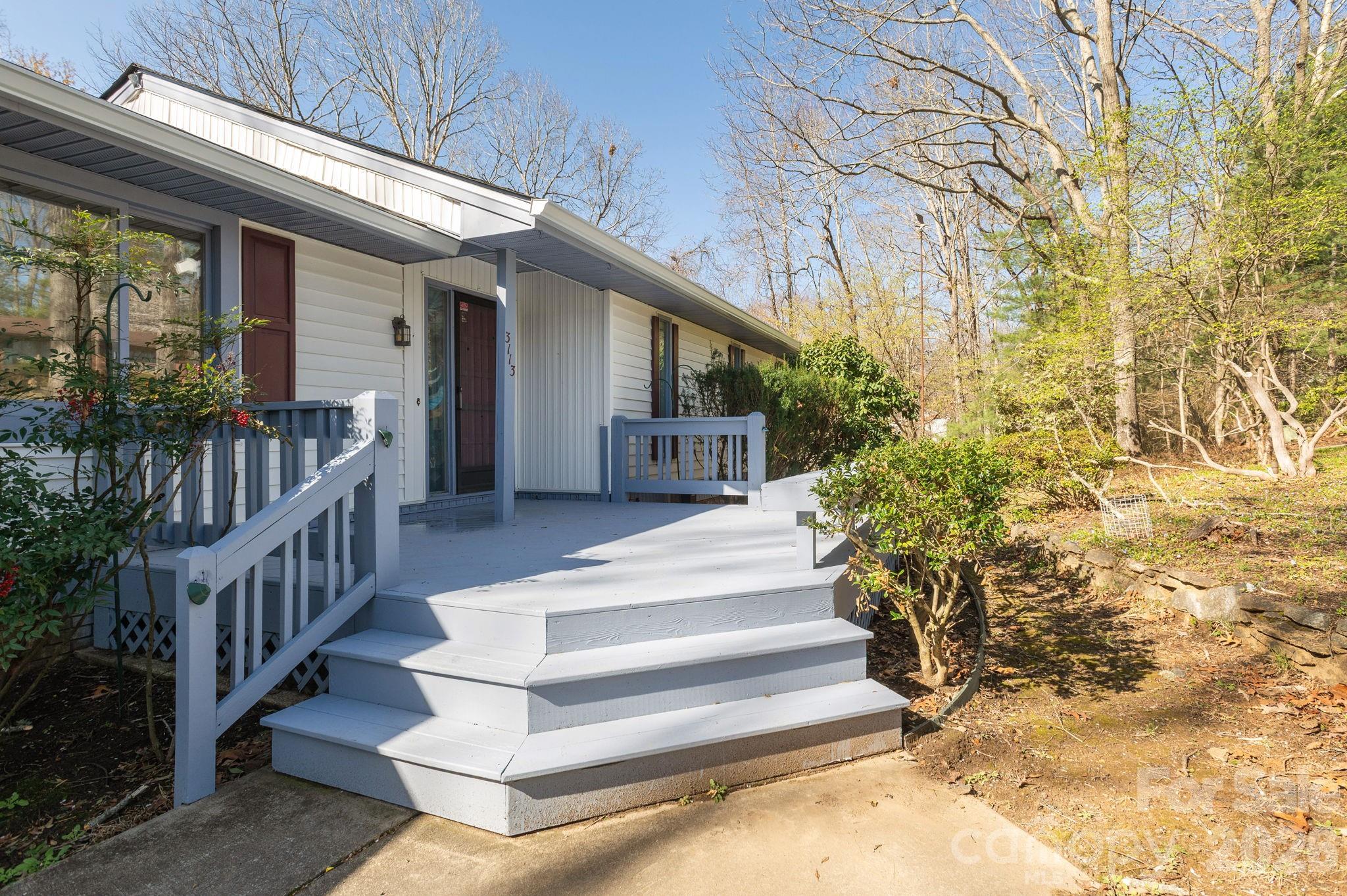3113 Primrose Drive — Hendersonville