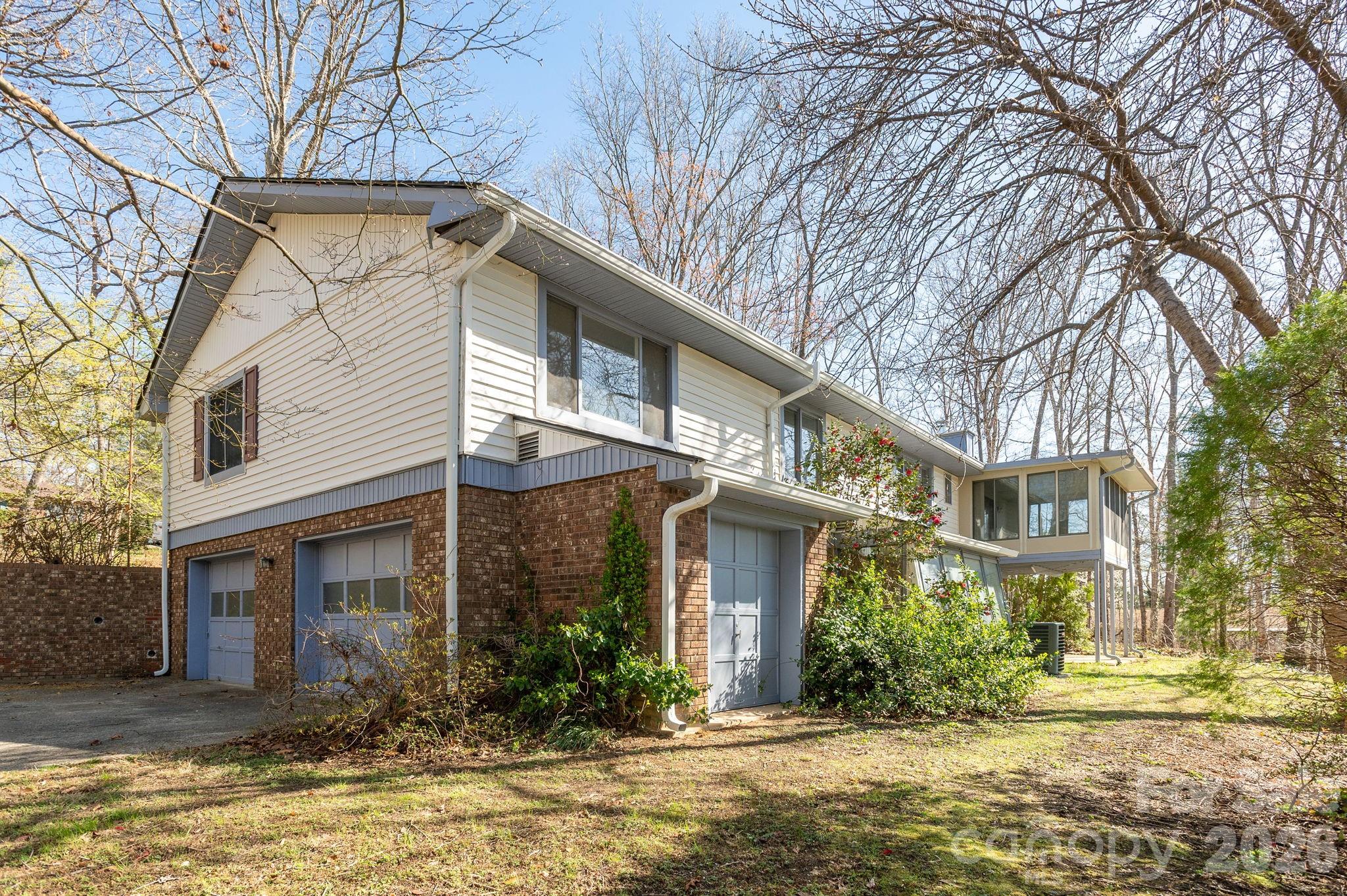 3113 Primrose Drive — Hendersonville