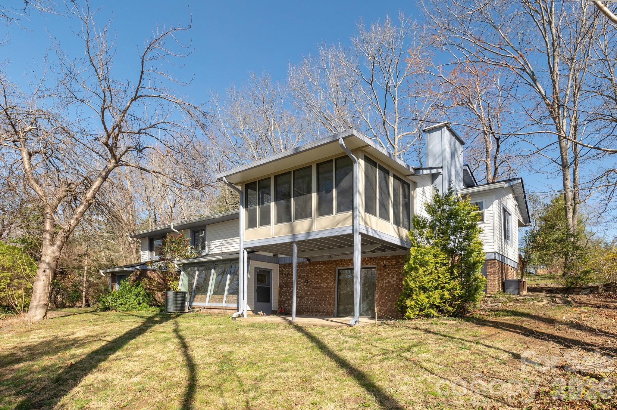3113 Primrose Drive — Hendersonville