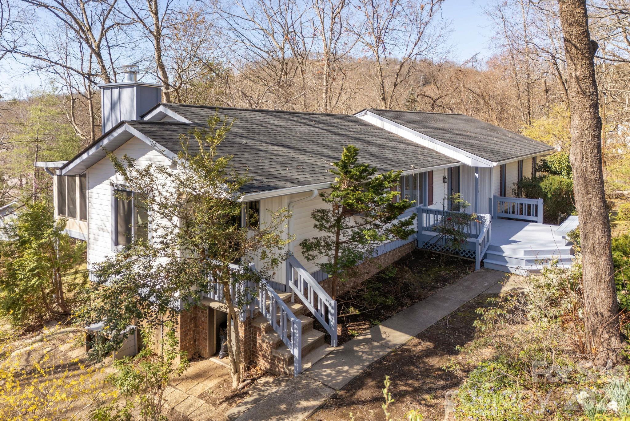 3113 Primrose Drive — Hendersonville