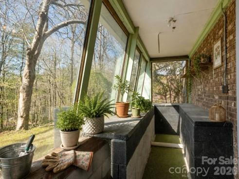 3113 Primrose Drive — Hendersonville