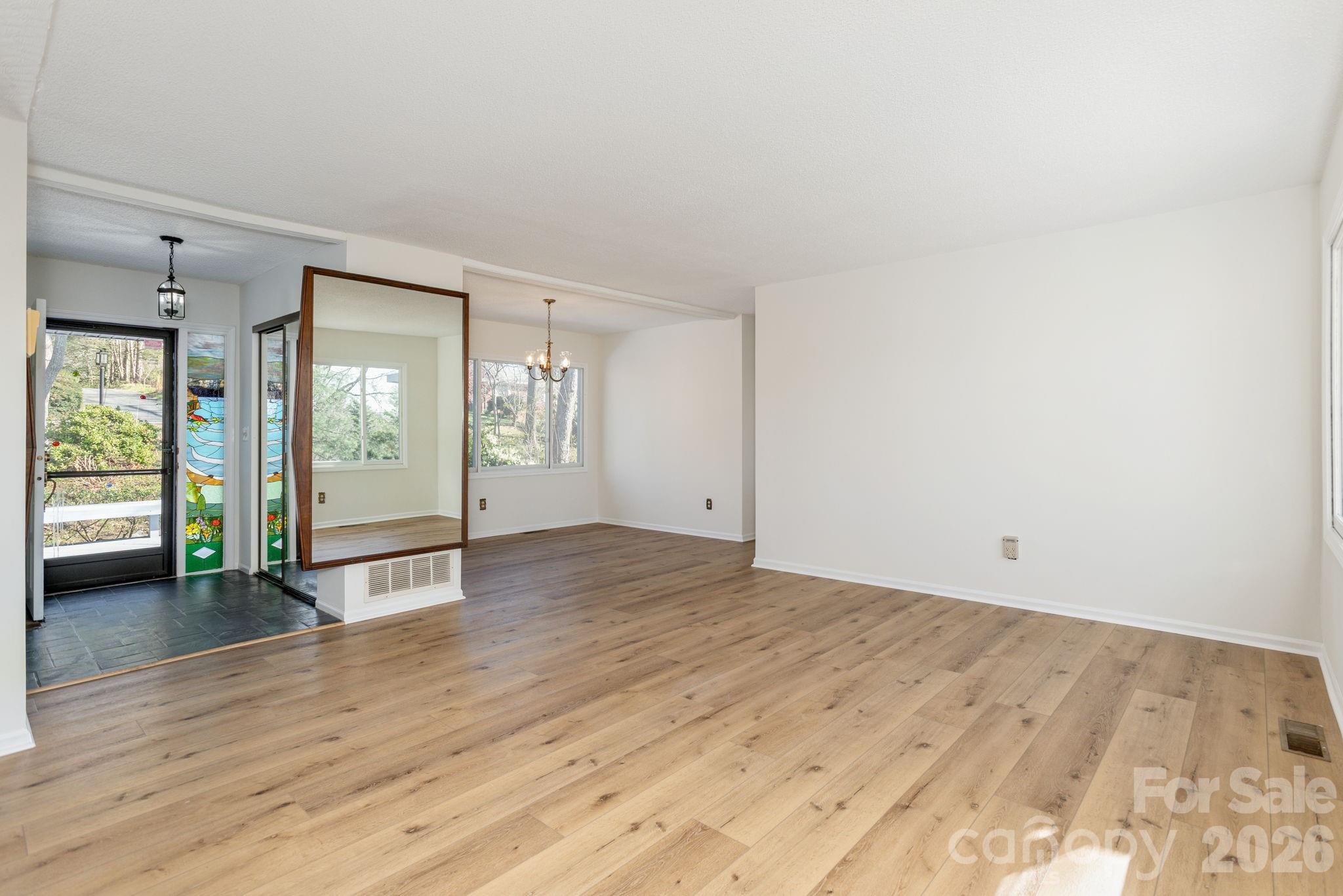 3113 Primrose Drive — Hendersonville