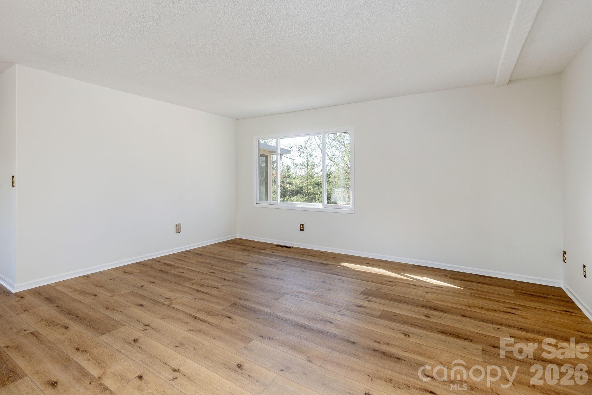 3113 Primrose Drive — Hendersonville
