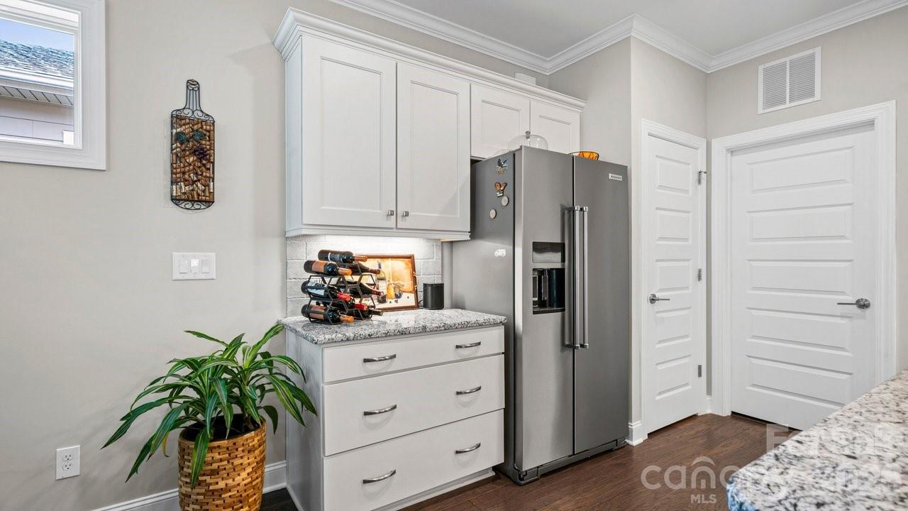 4846 Looking Glass Trail — Denver