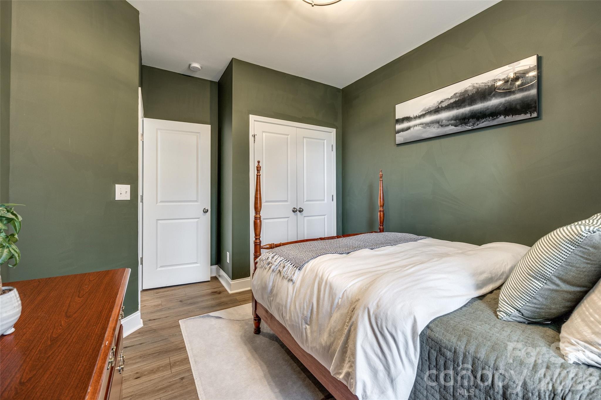 400 Simeon Drive — Charlotte
