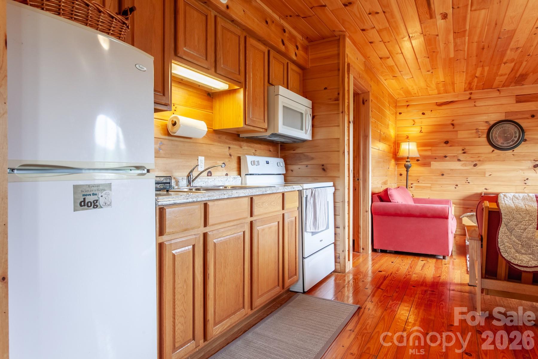 307 Blue Ridge Parkway — Bryson City