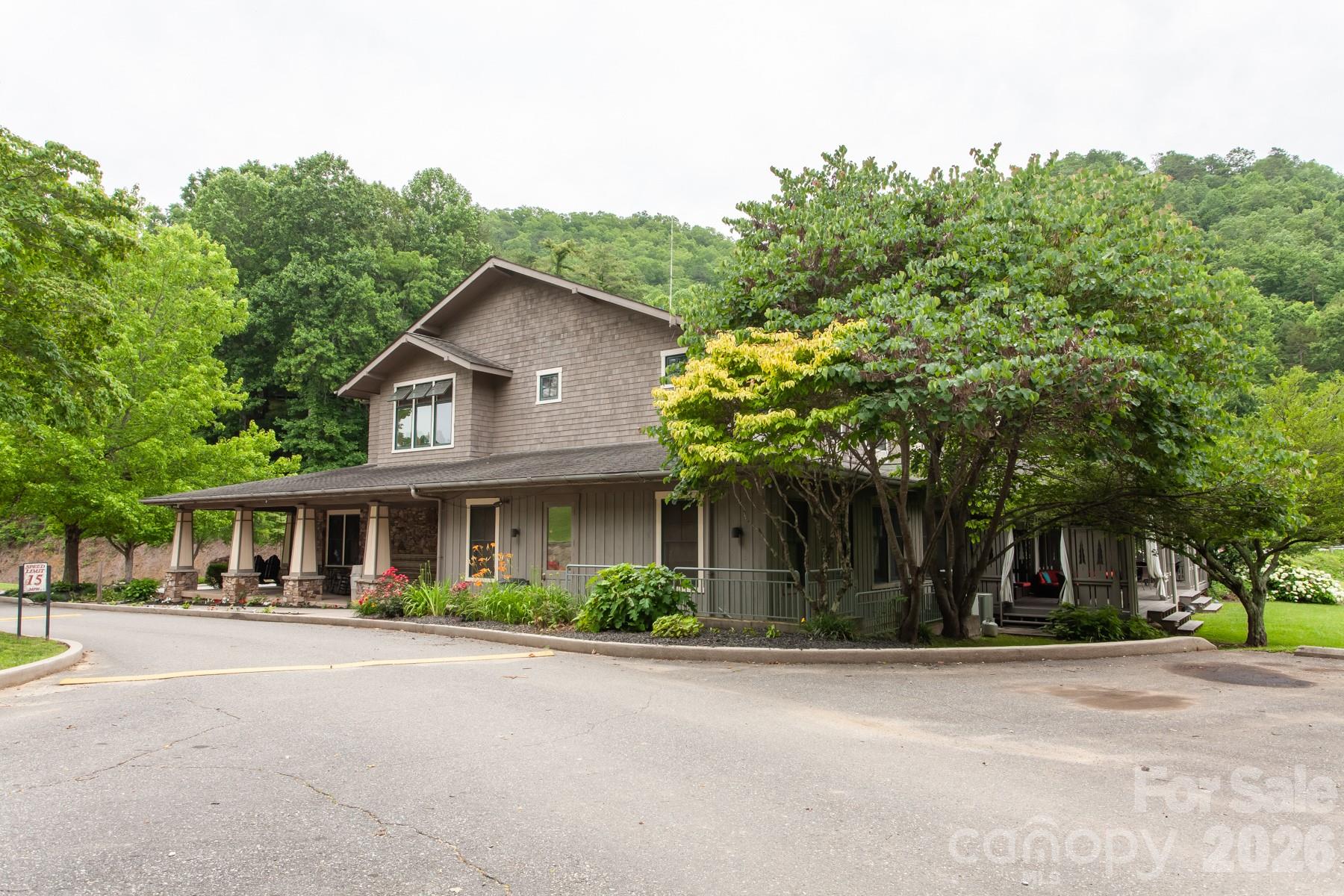 307 Blue Ridge Parkway — Bryson City